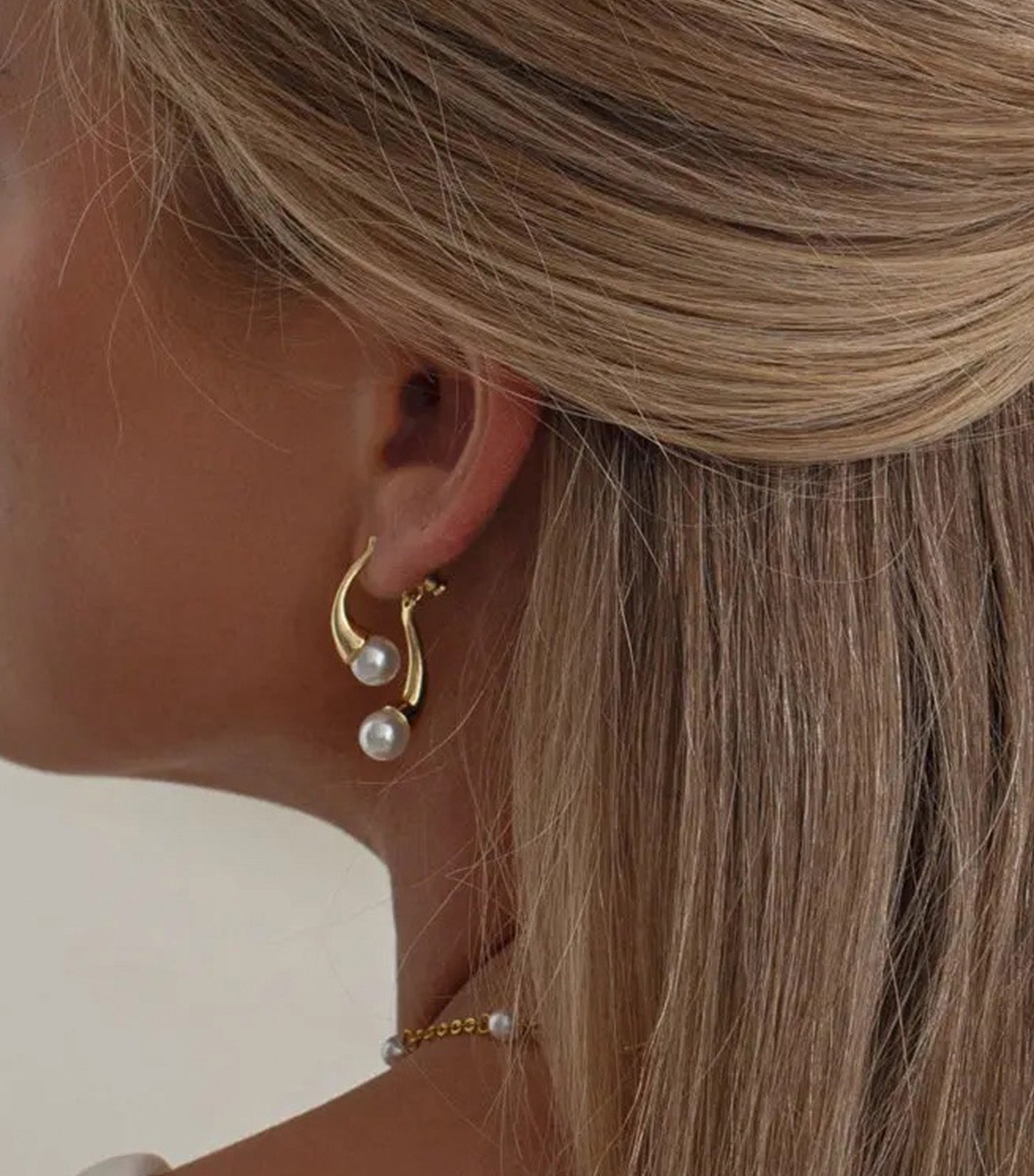 Adara Pearl Earrings Gold