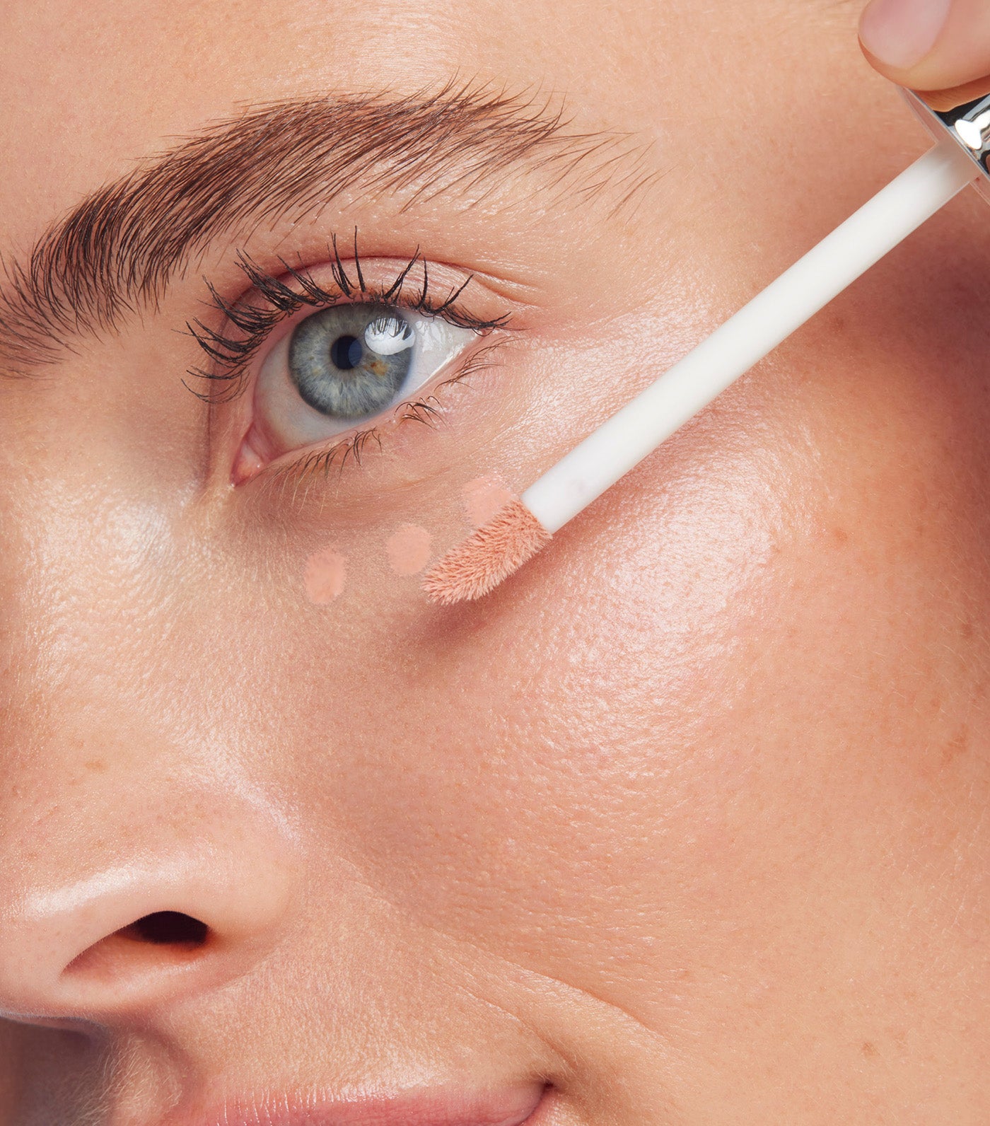 Merveillance LIFT Eye Lighter Serum