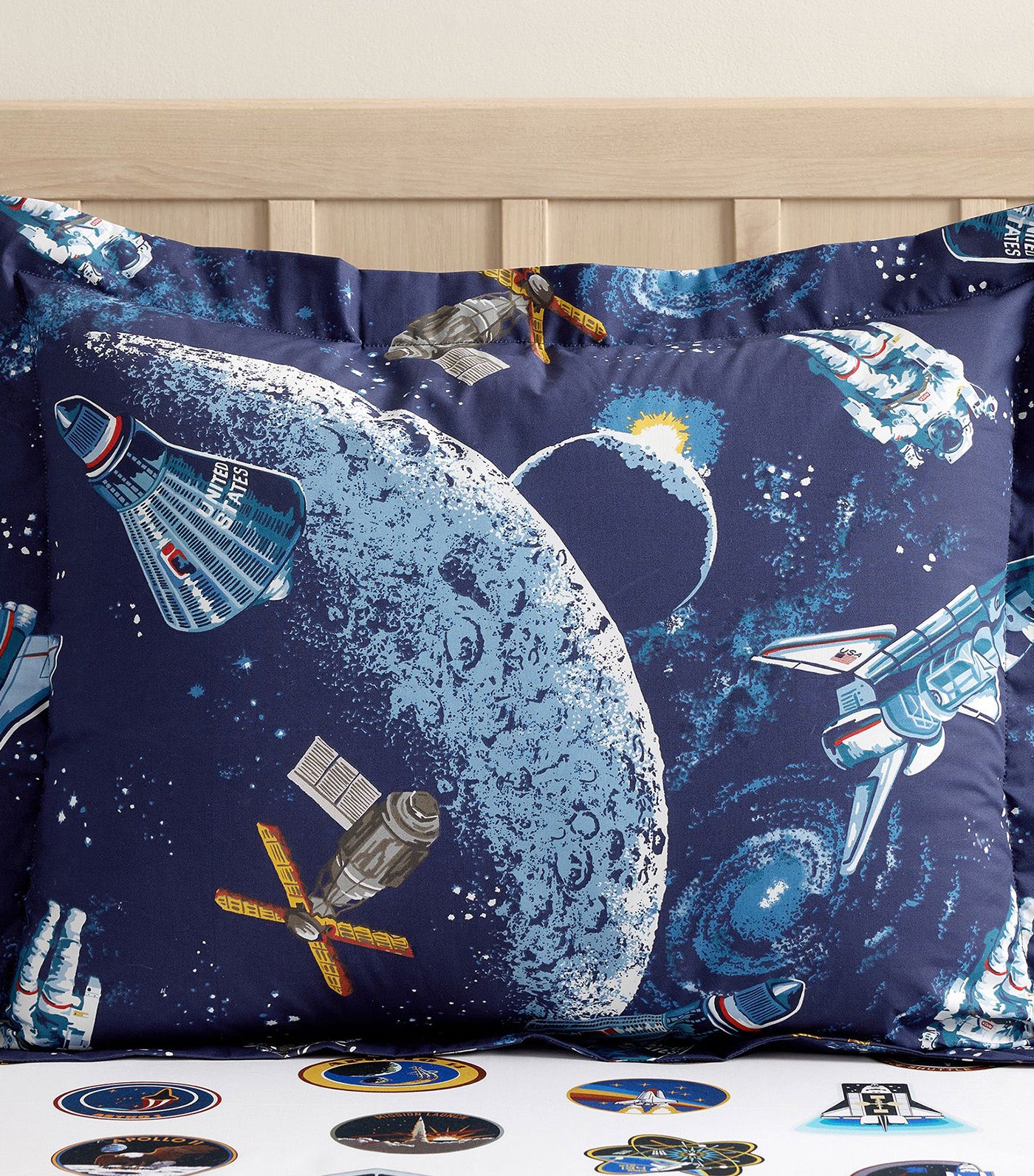 Pottery Barn hotsell Kids Outer Space Quilt & Shams, Full/Queen