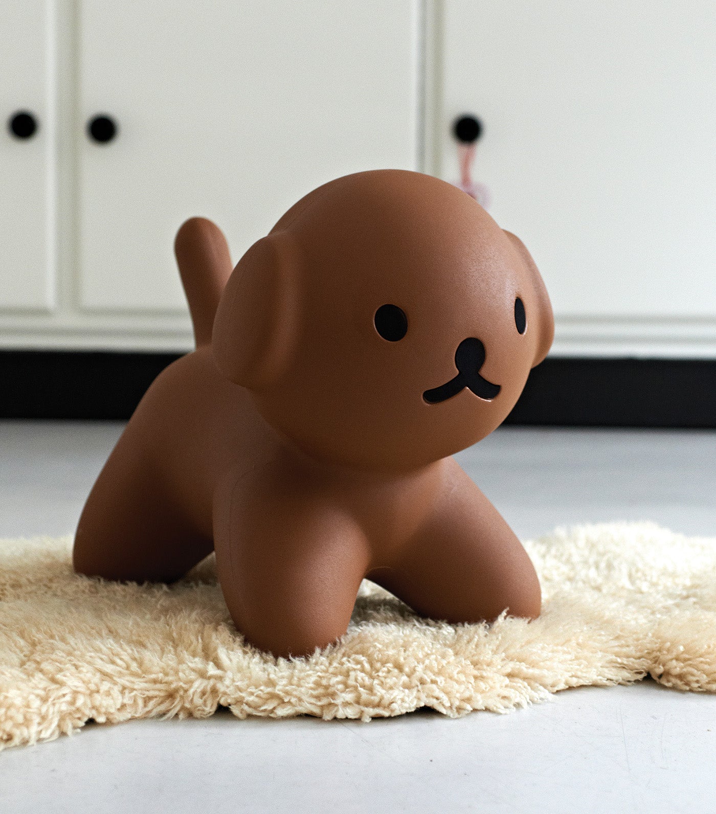 Snuffy Sitter Brown