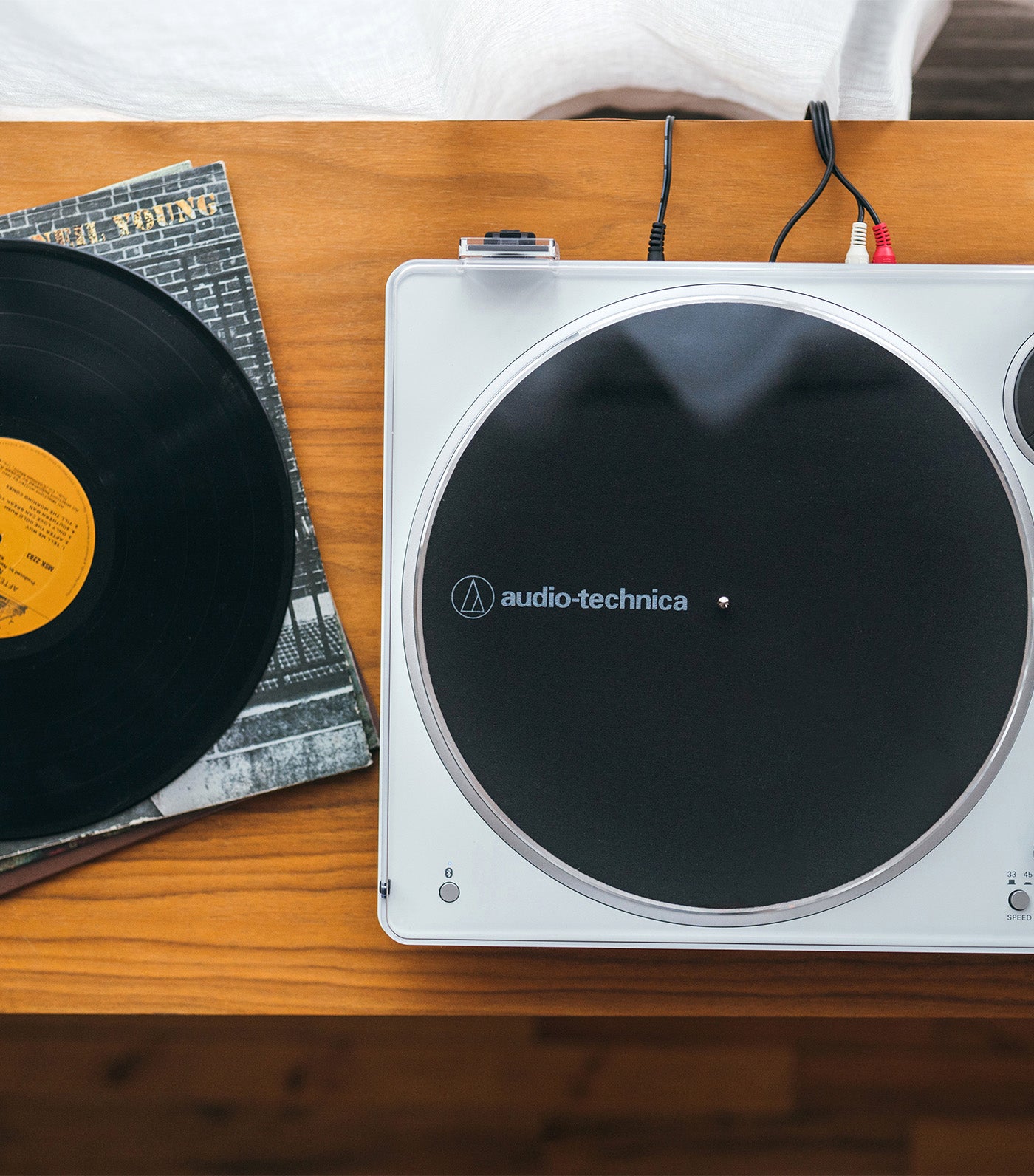 Fully Automatic Wireless Belt-Drive Turntable Black/Silver