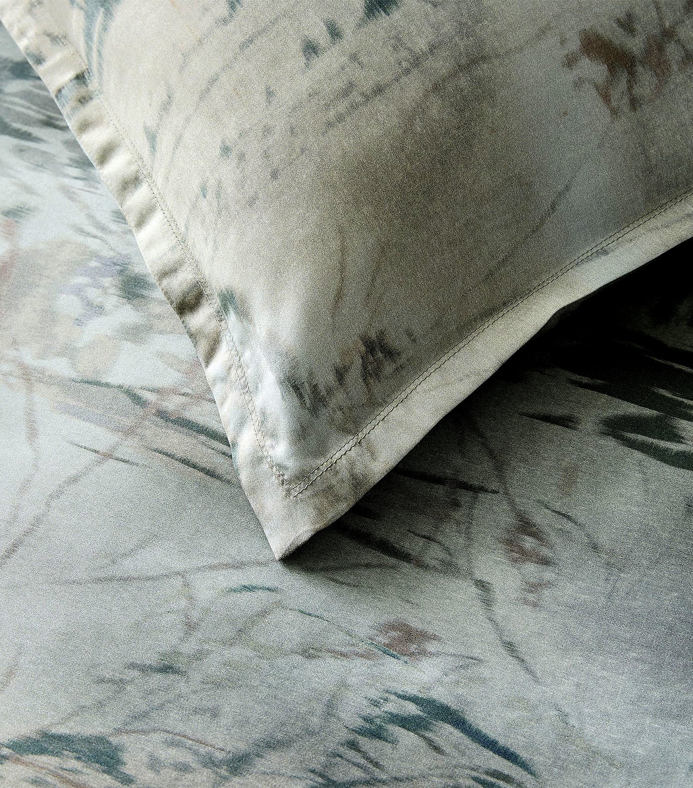 Silky TENCEL™ Abstract Tapestry Duvet Cover & Shams