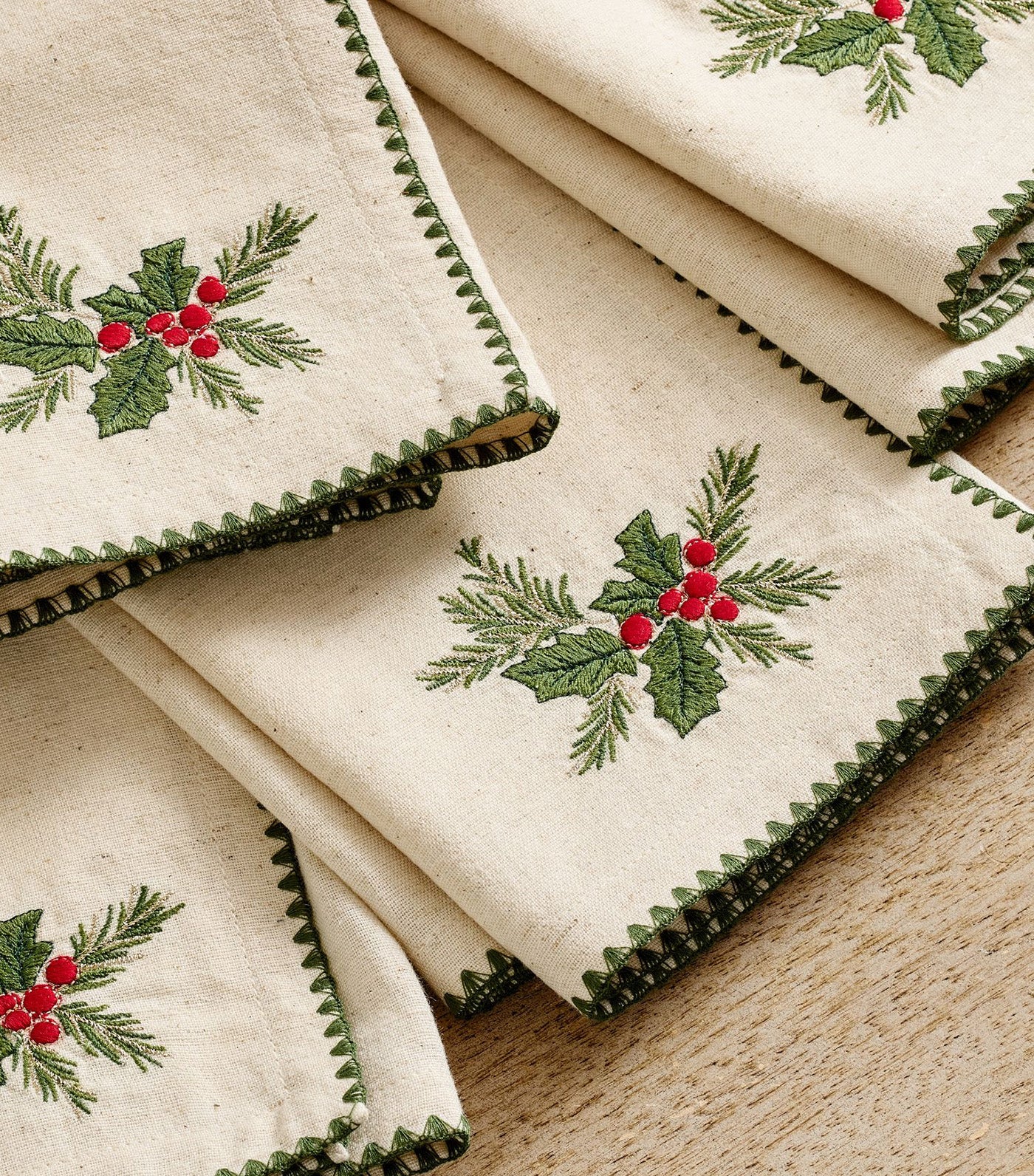 Holly Embroidered Cotton/Linen Napkins Set of 4