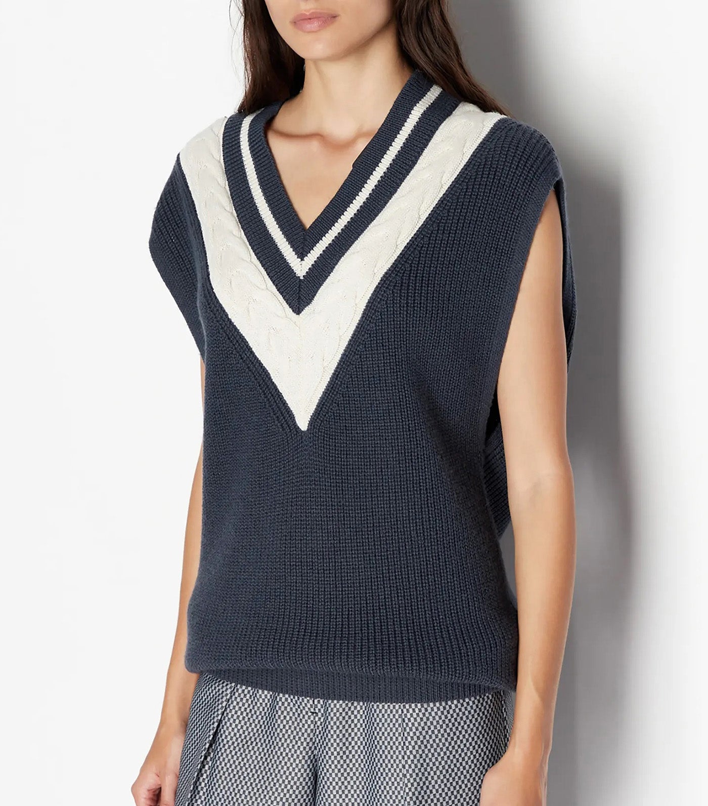 Sleeveless Knitted Wool Blend V-Neck Vest