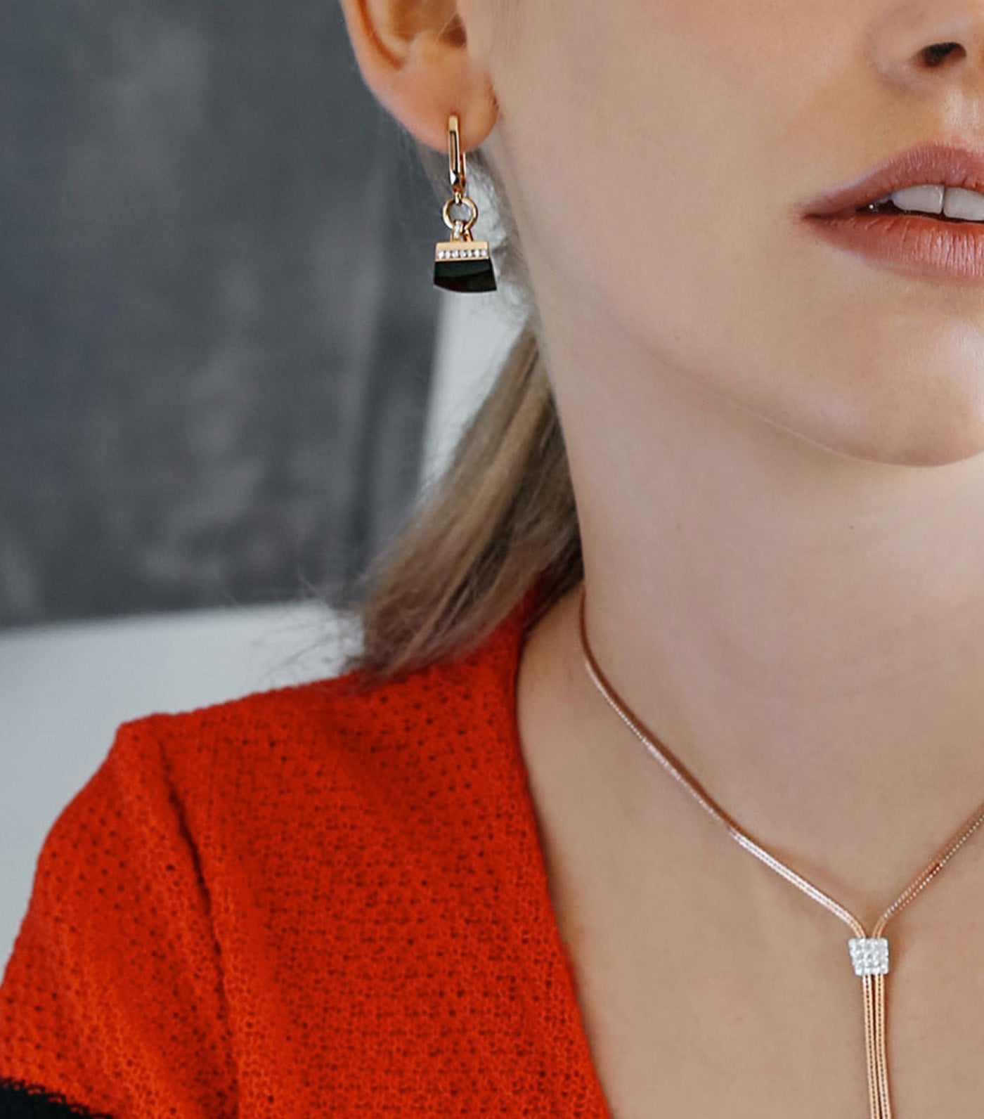 Sauvage Prive Earrings with Diamonds and Black Jade Rose Gold