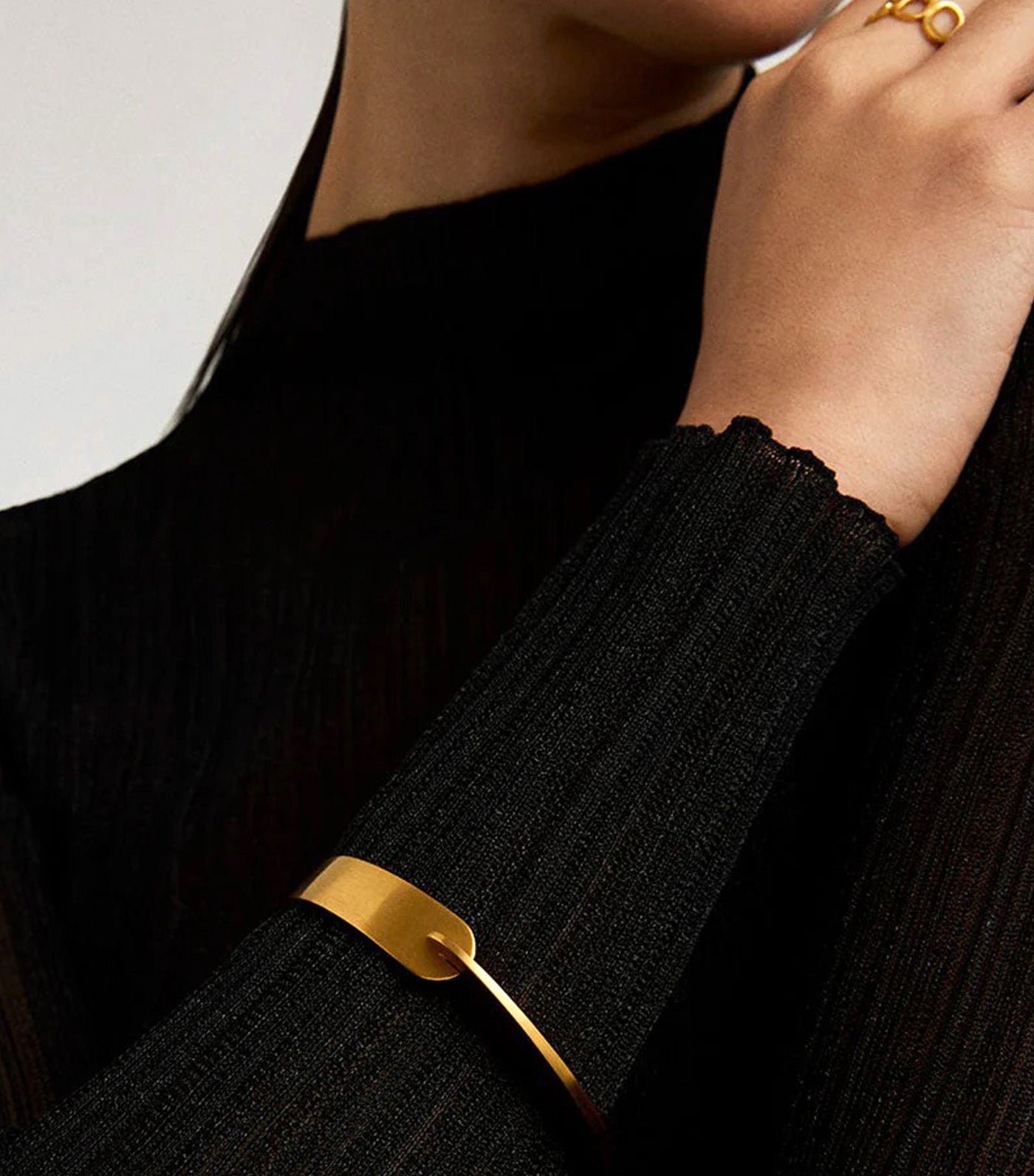 Crosby Hinged Bangle Gold