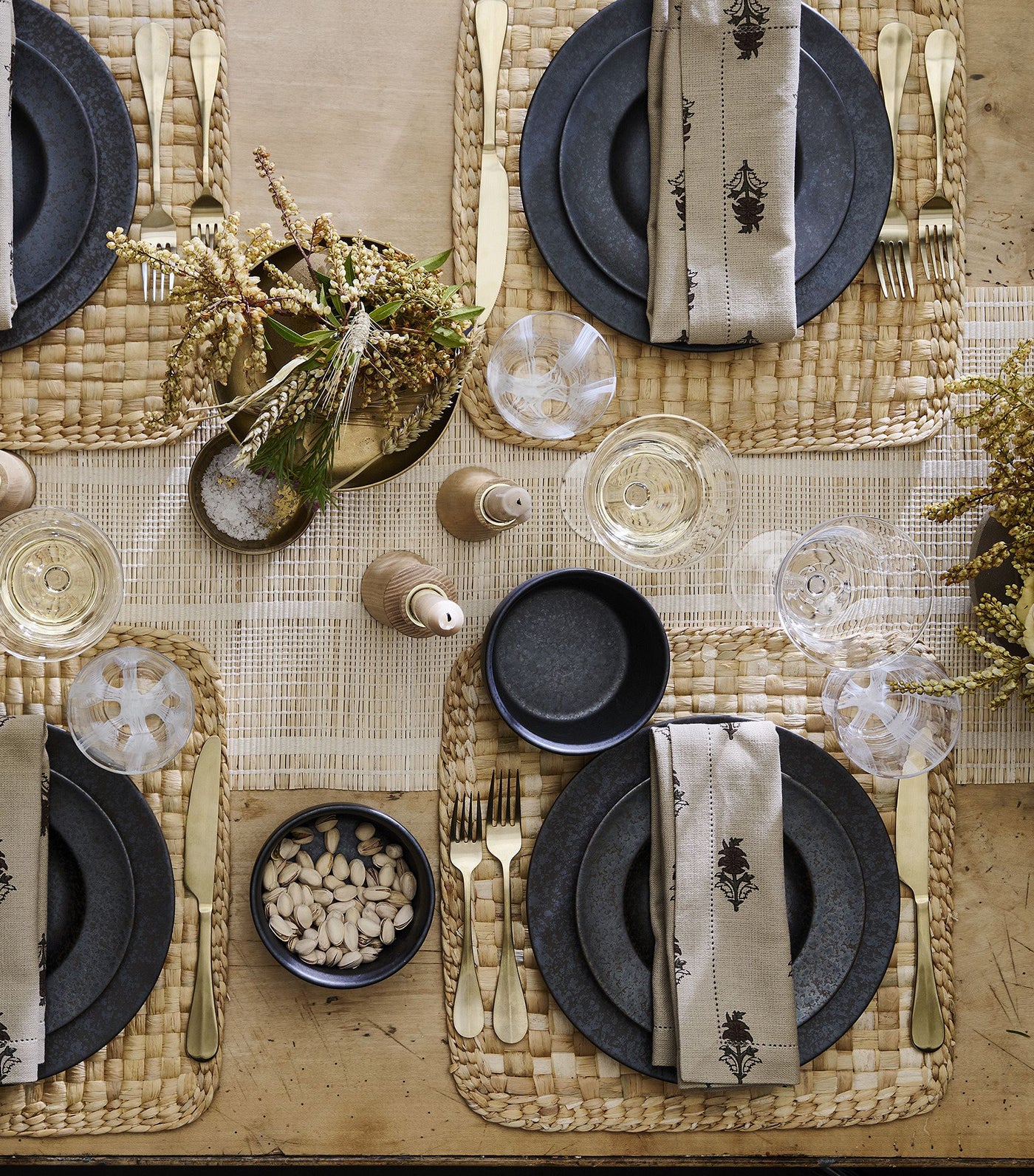 Lucia Wide Rim Dinnerware Collection