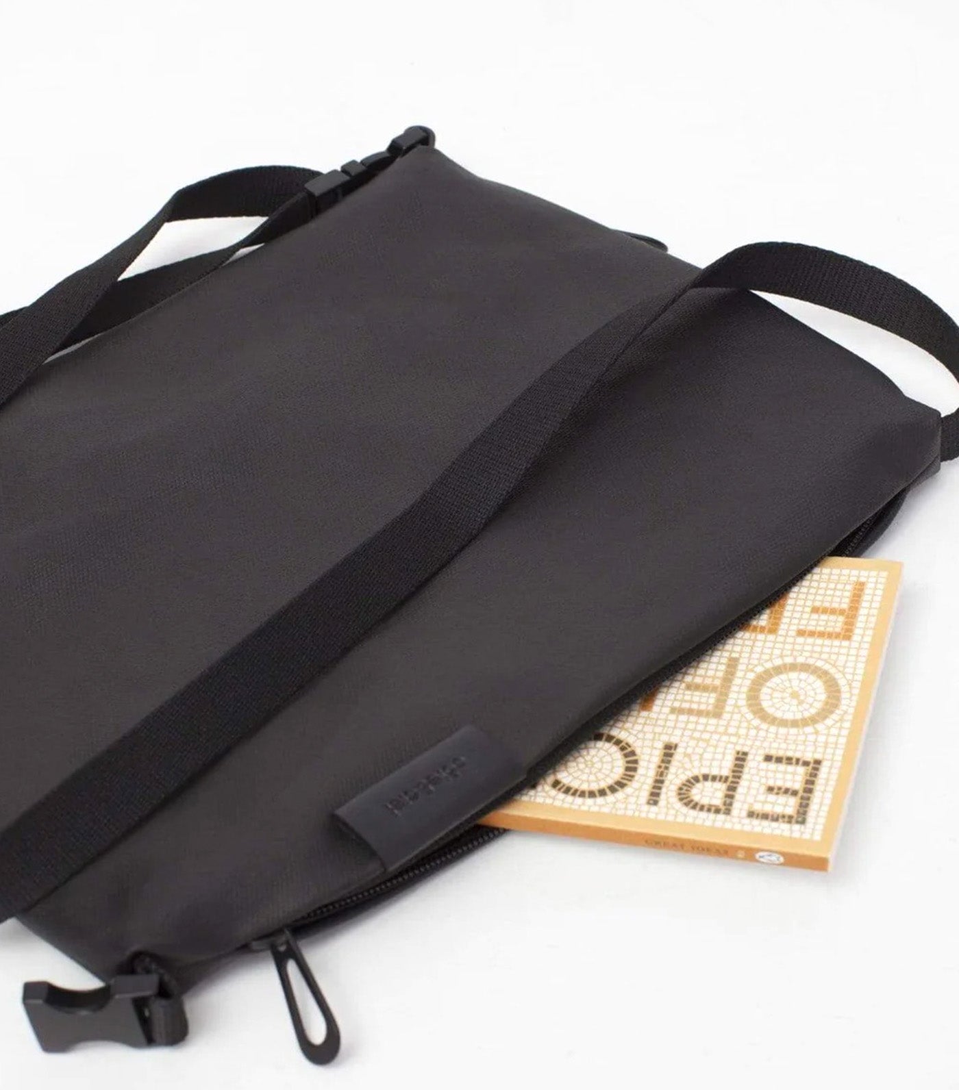 Inn Medium Coated Canvas Black