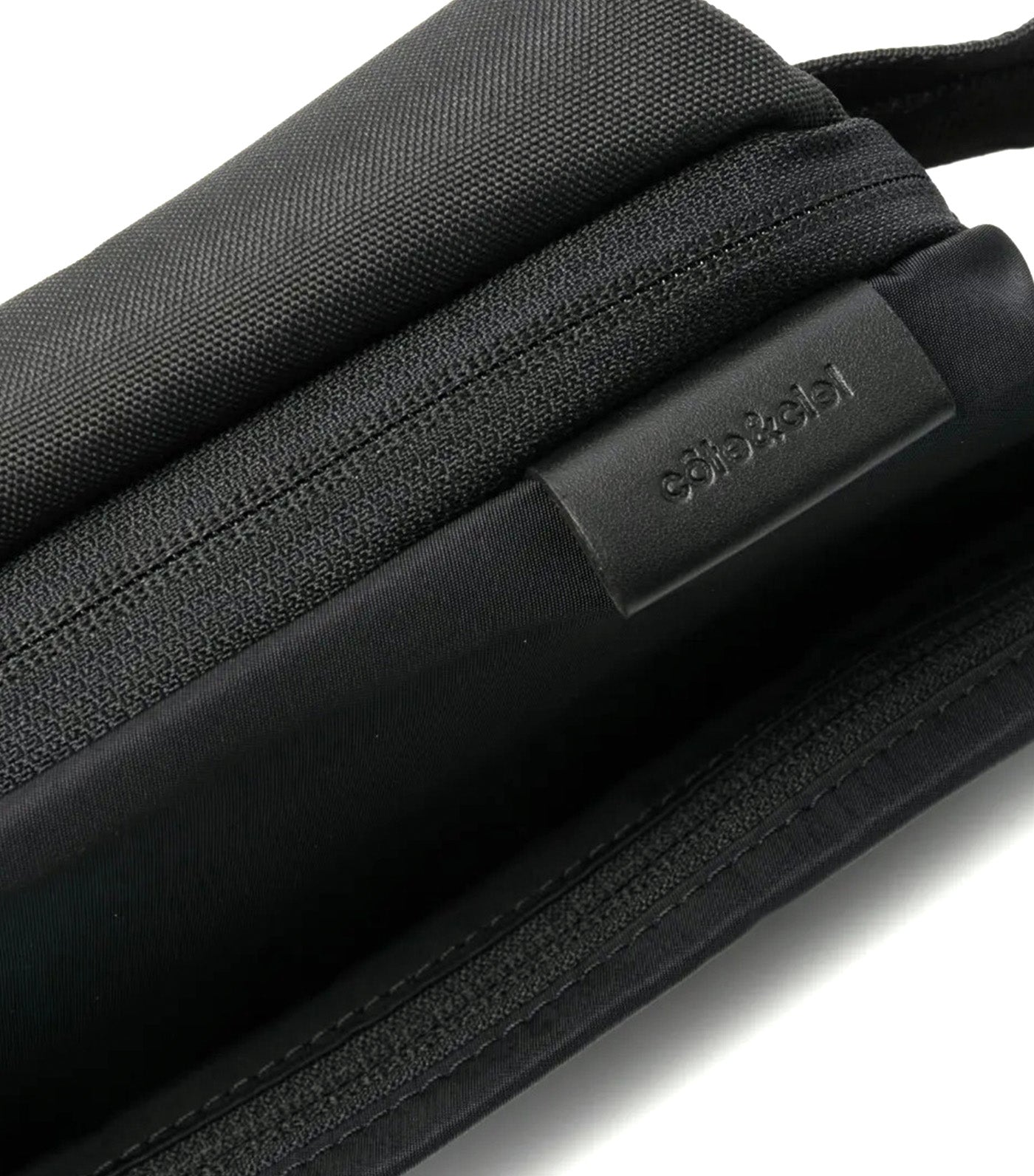 Isarau Small Smooth Black