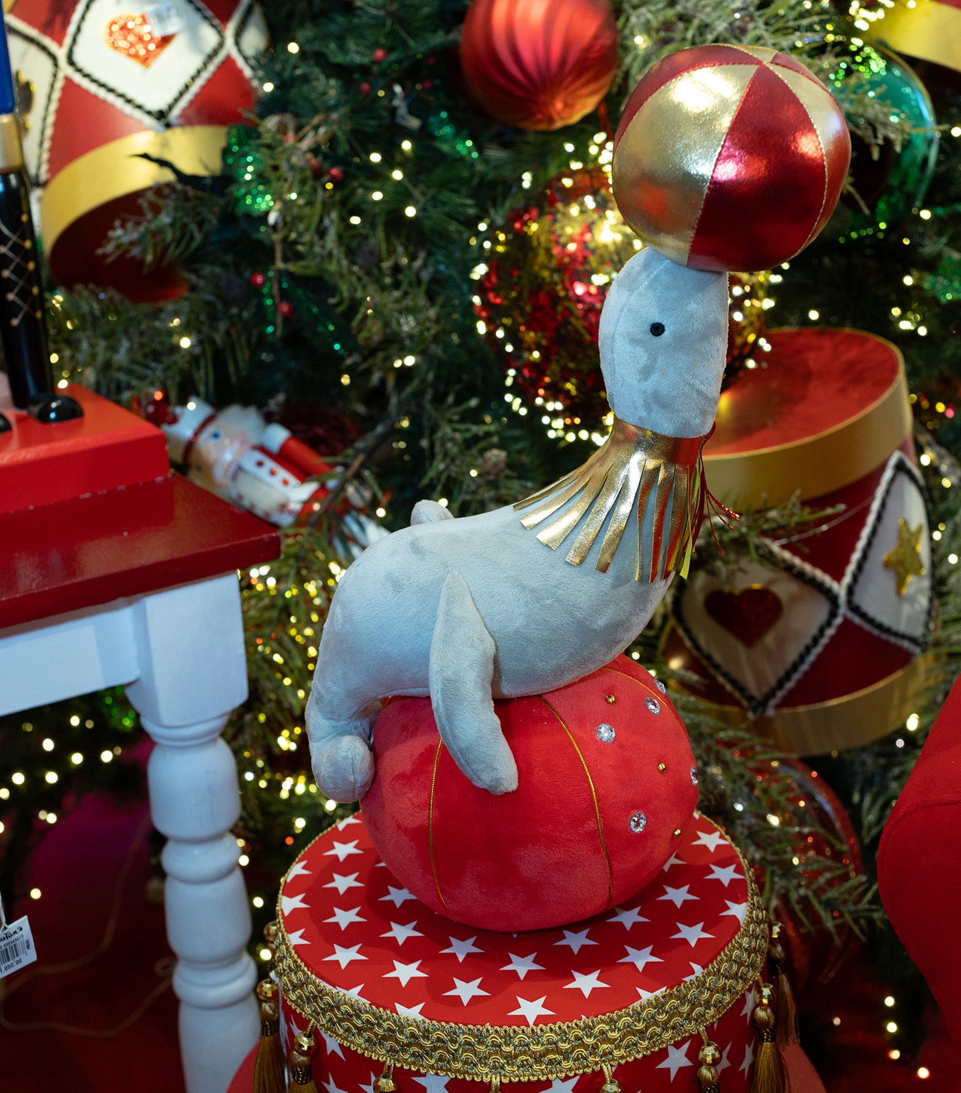 Standee with Tassel Red White Stripes Small