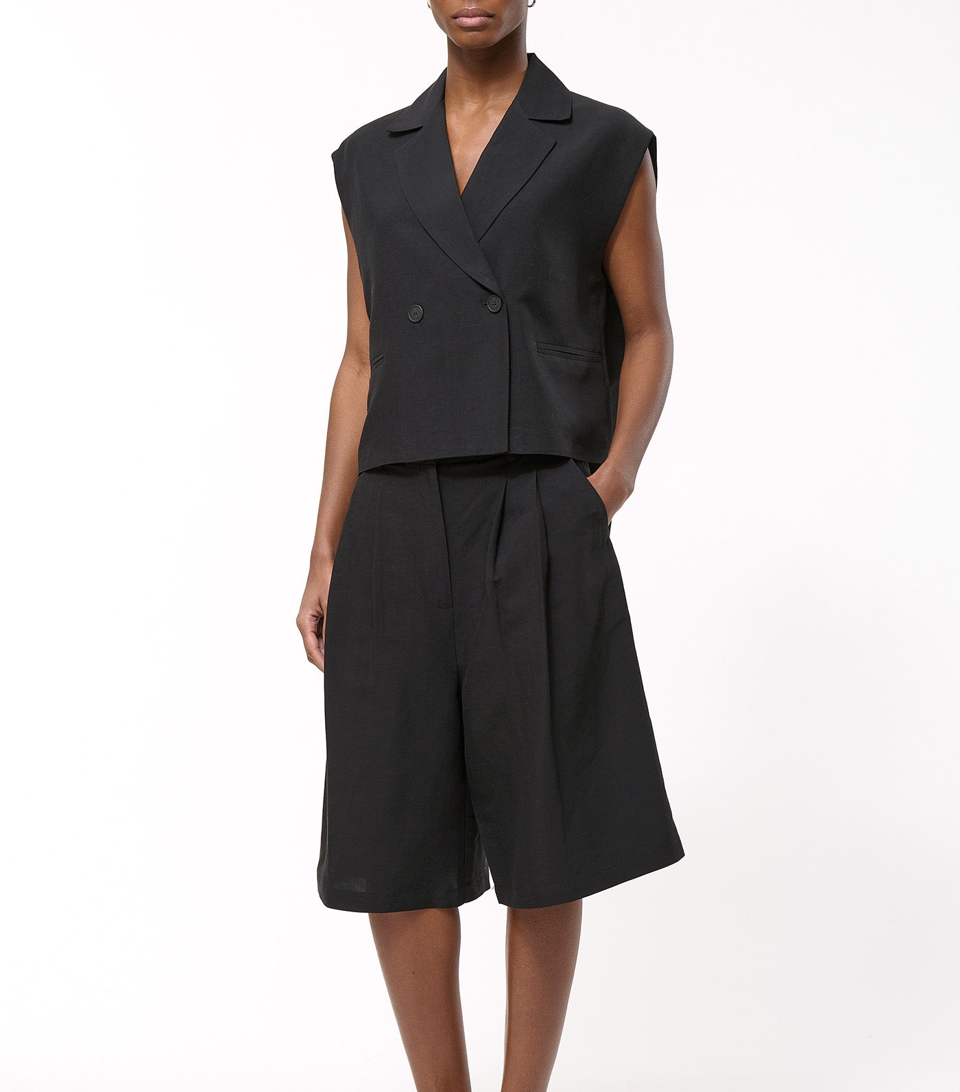Humility Loric Jacket 700 Black