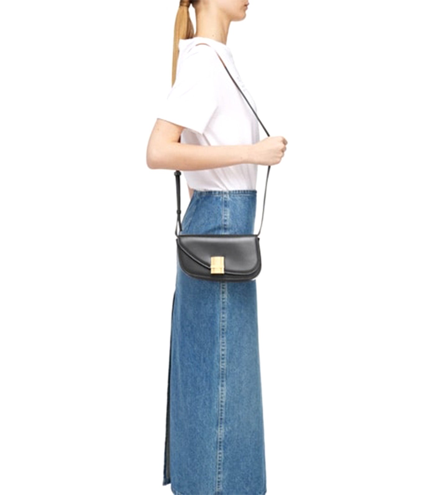 Ferragamo Fiamma Shoulder Bag Black | Rustan's