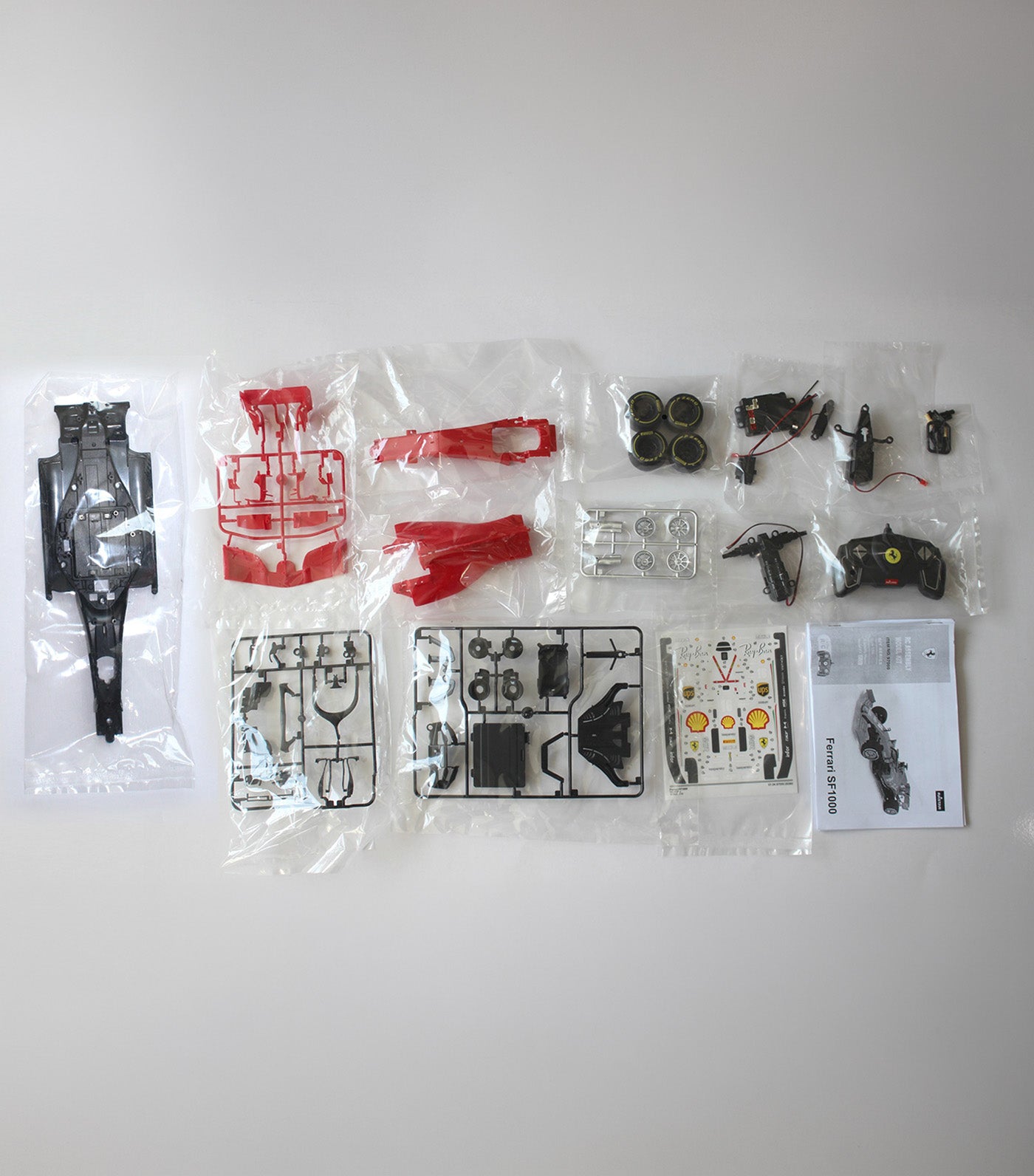 RASTAR R/C 1:16 Ferrari SF1000 Building Kit Red