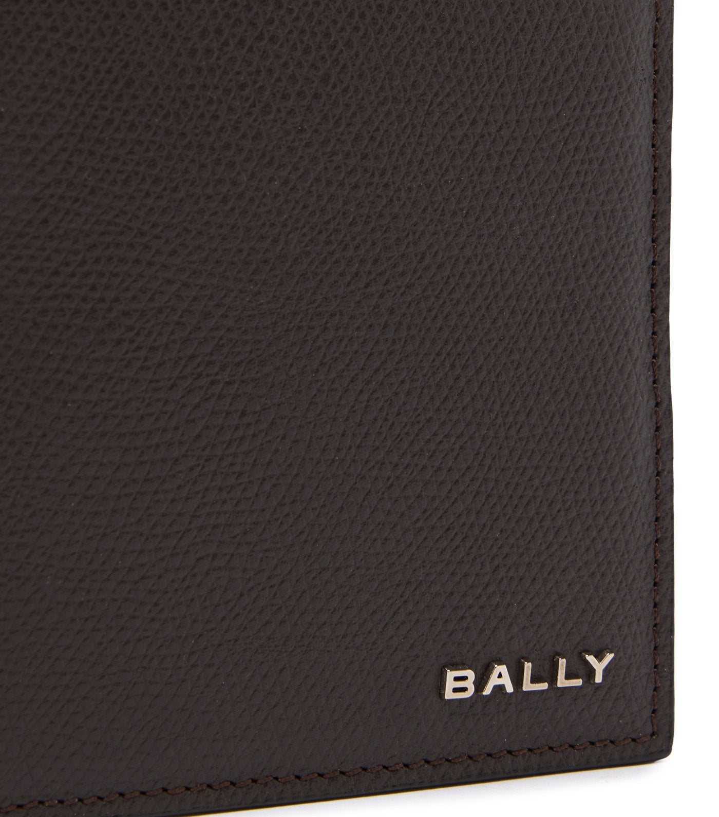 Essential Wallet in Grained Leather