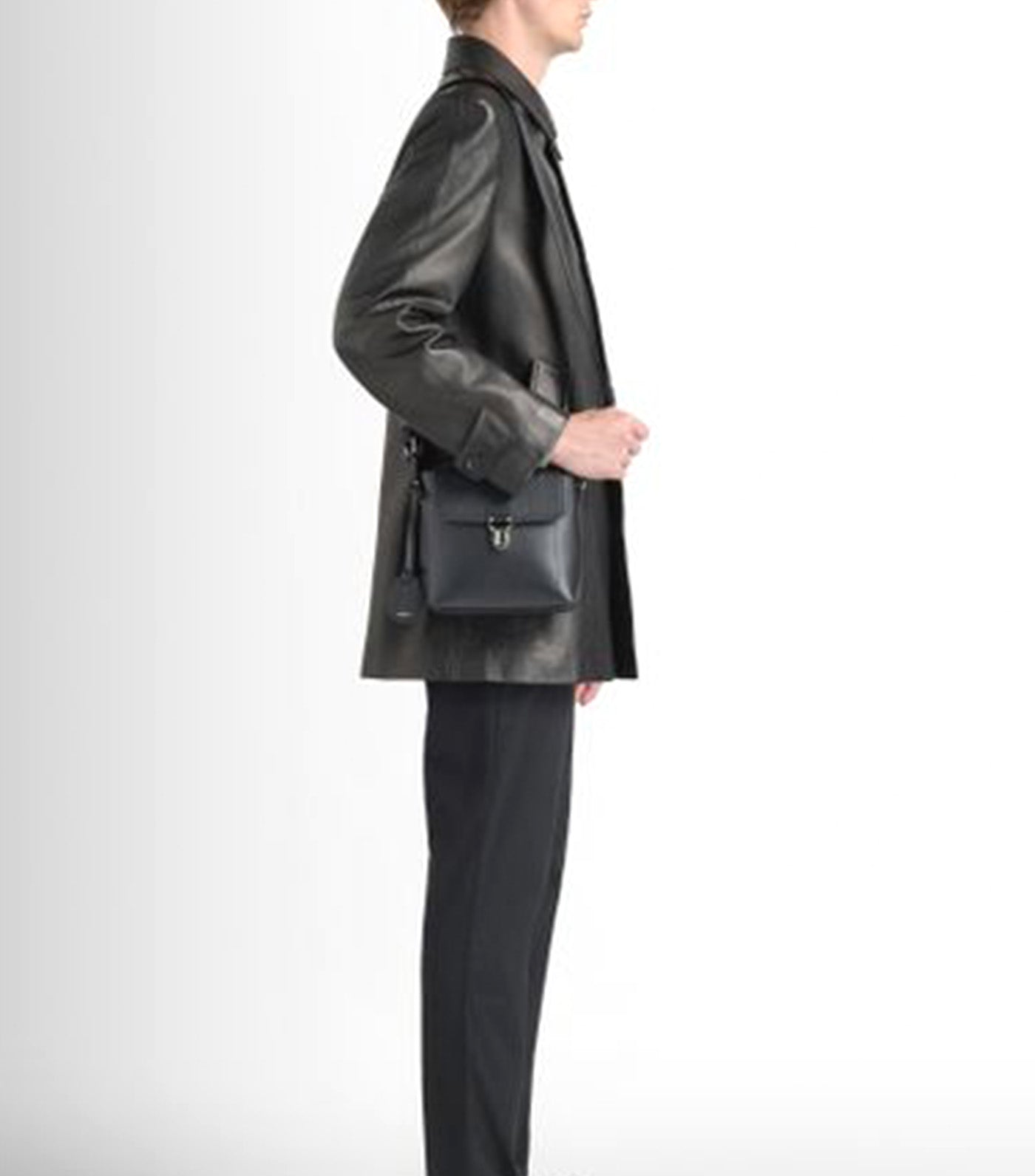 Capitol Crossbody Bag in Grained Leather Black