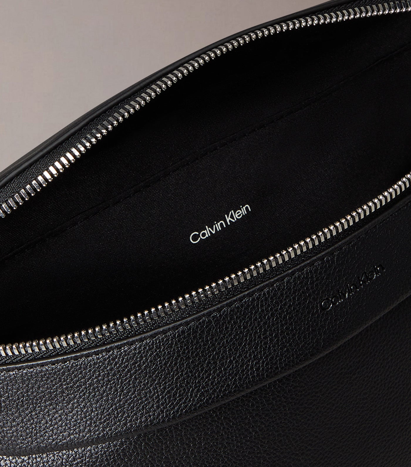 Micro Pebble Waistbag Black