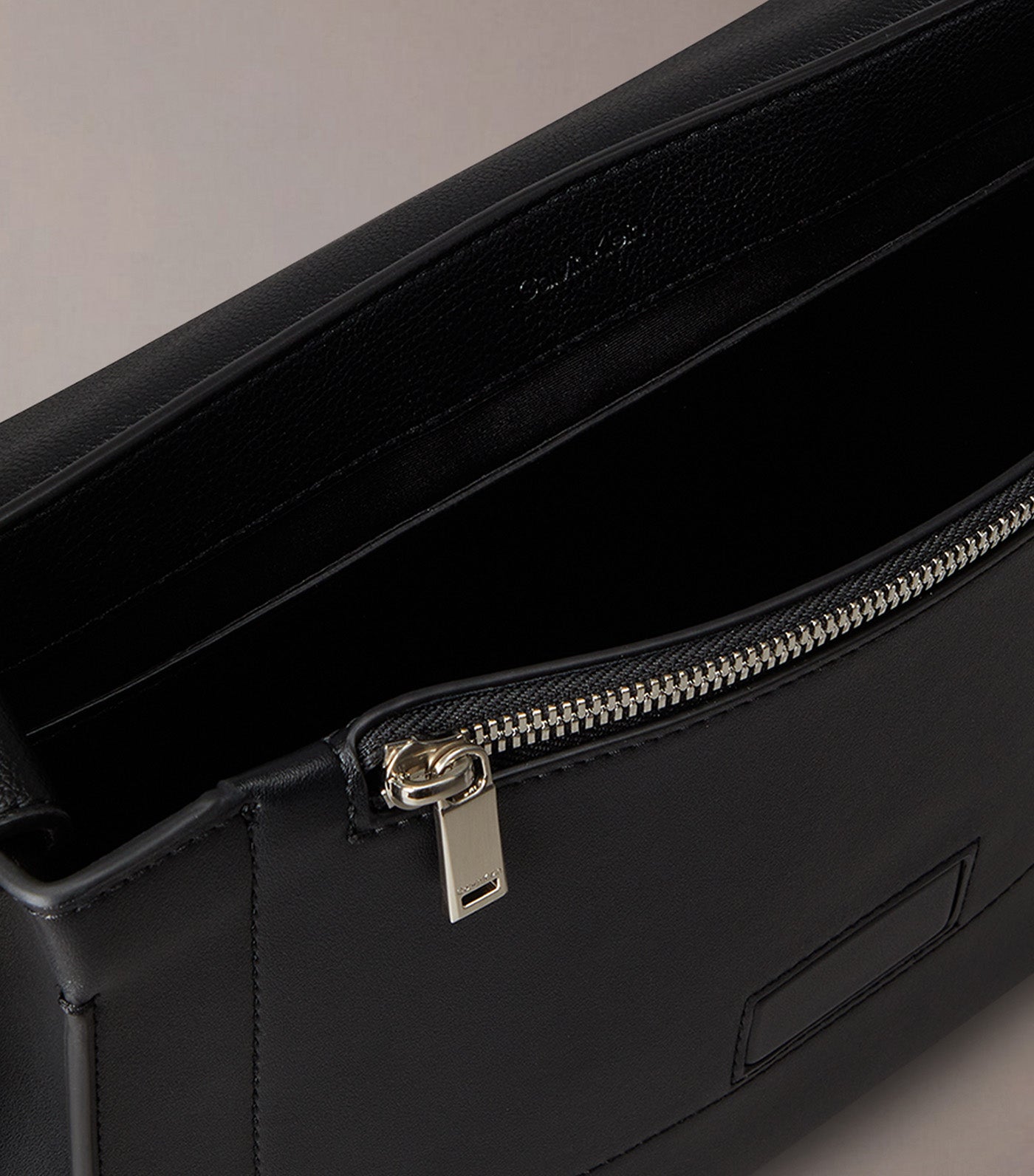 Micro Pebble Messenger Black