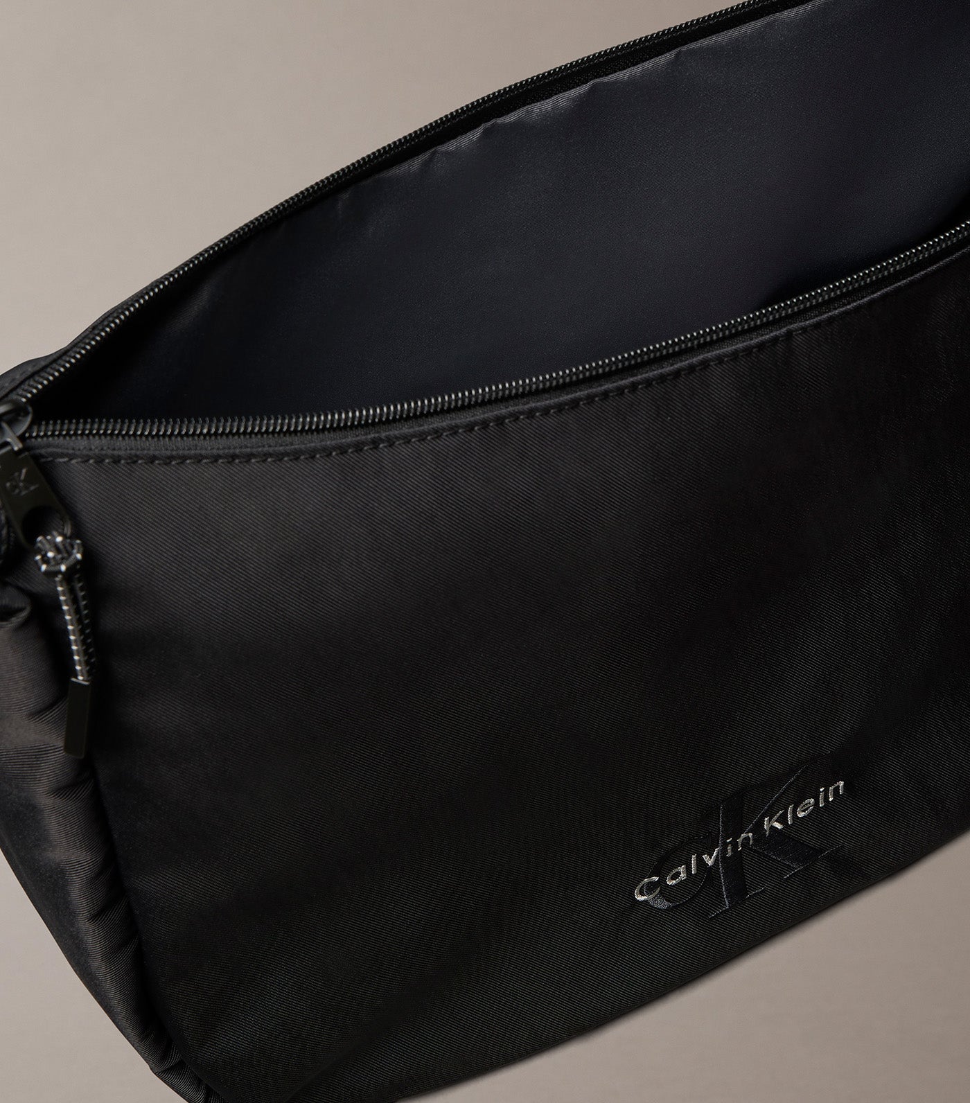 Men's Bold Sling Crossbody Black