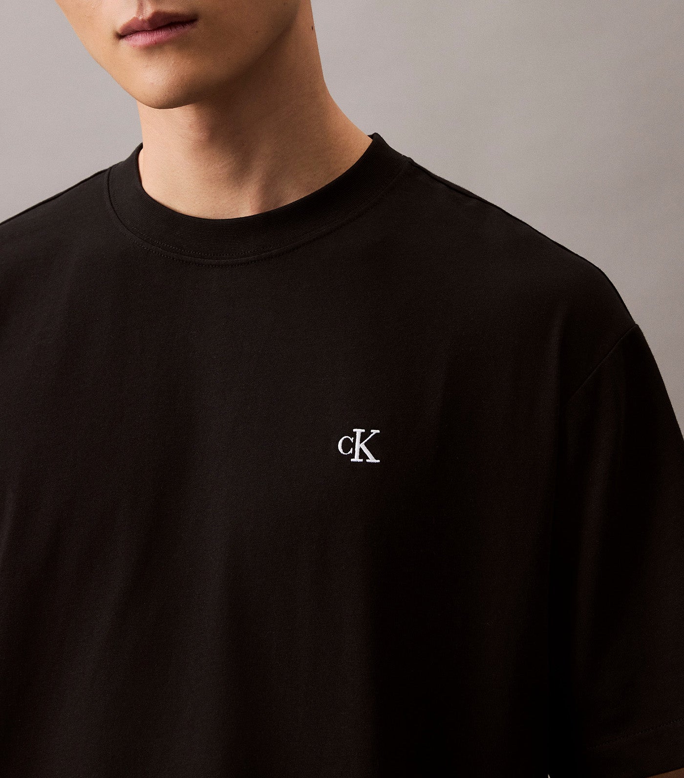 Calvin Klein Archive Logo Relaxed Crewneck T-Shirt Black