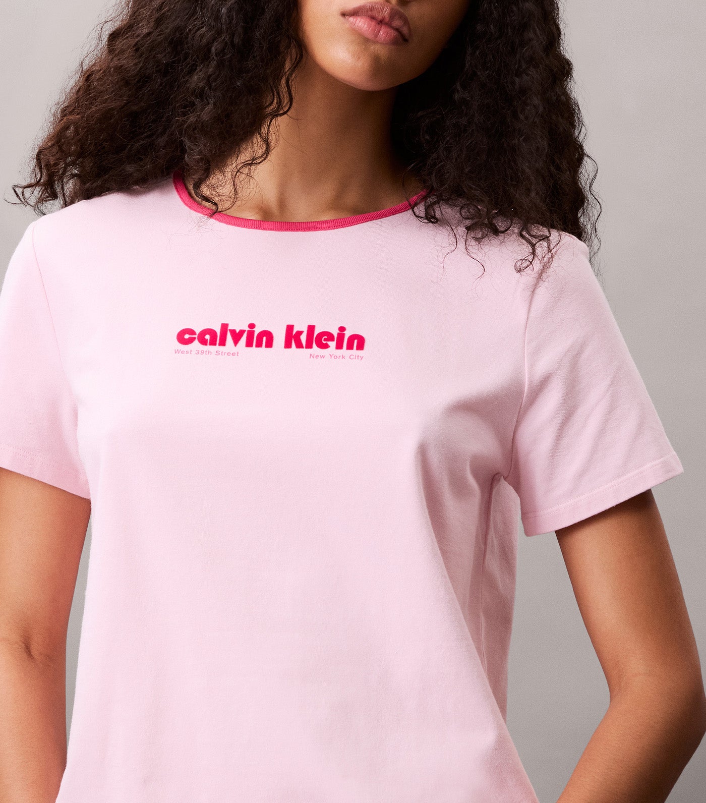 Short Sleeve Retro Logo Graphic T-Shirt