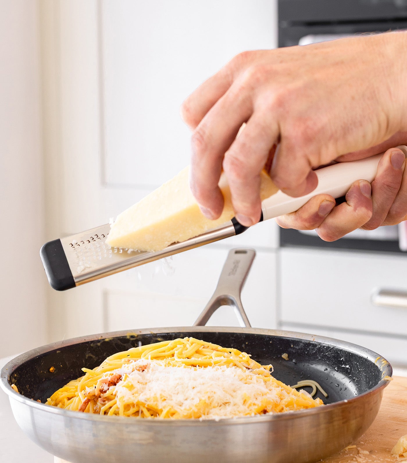 Coreline Fine Etched Grater Porcelain