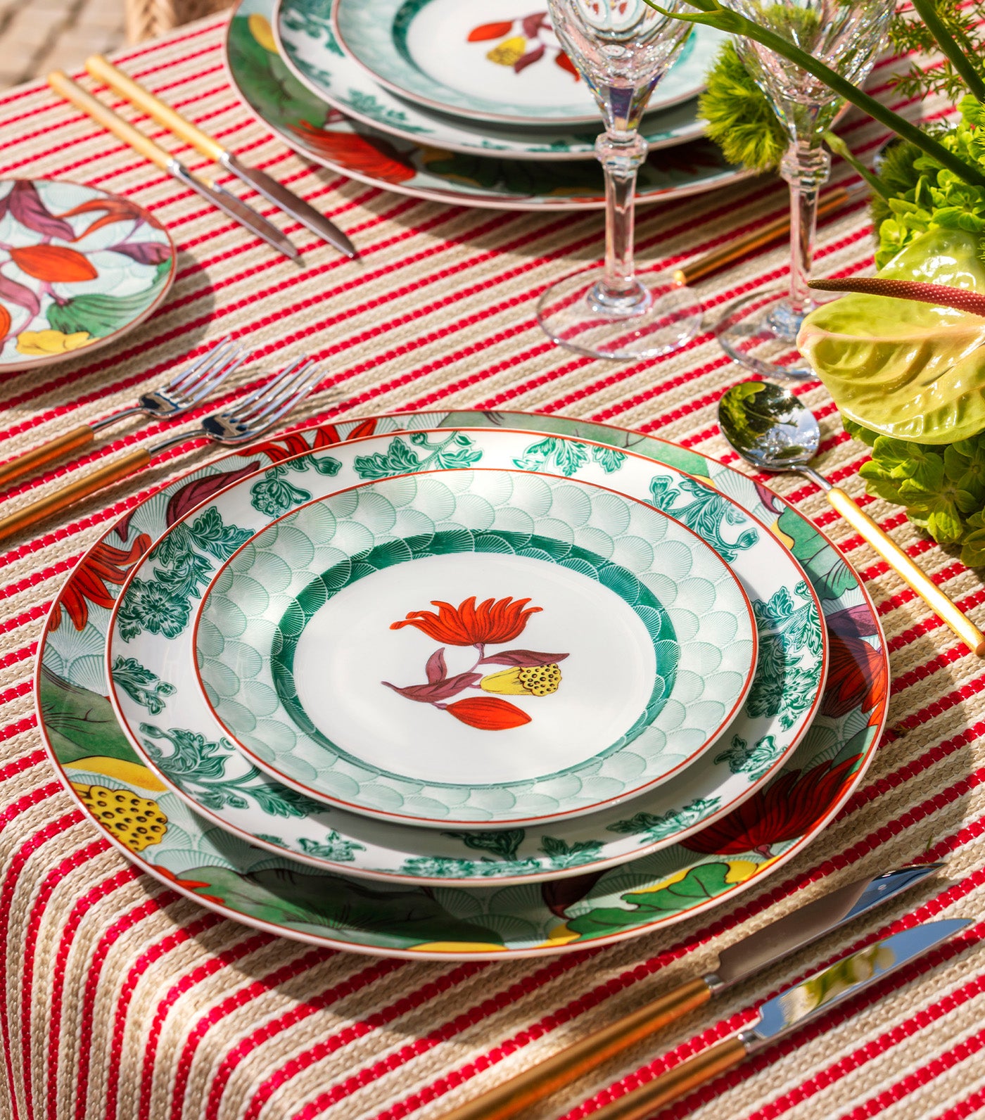 Lotus Collection Dessert Plate Set of 4