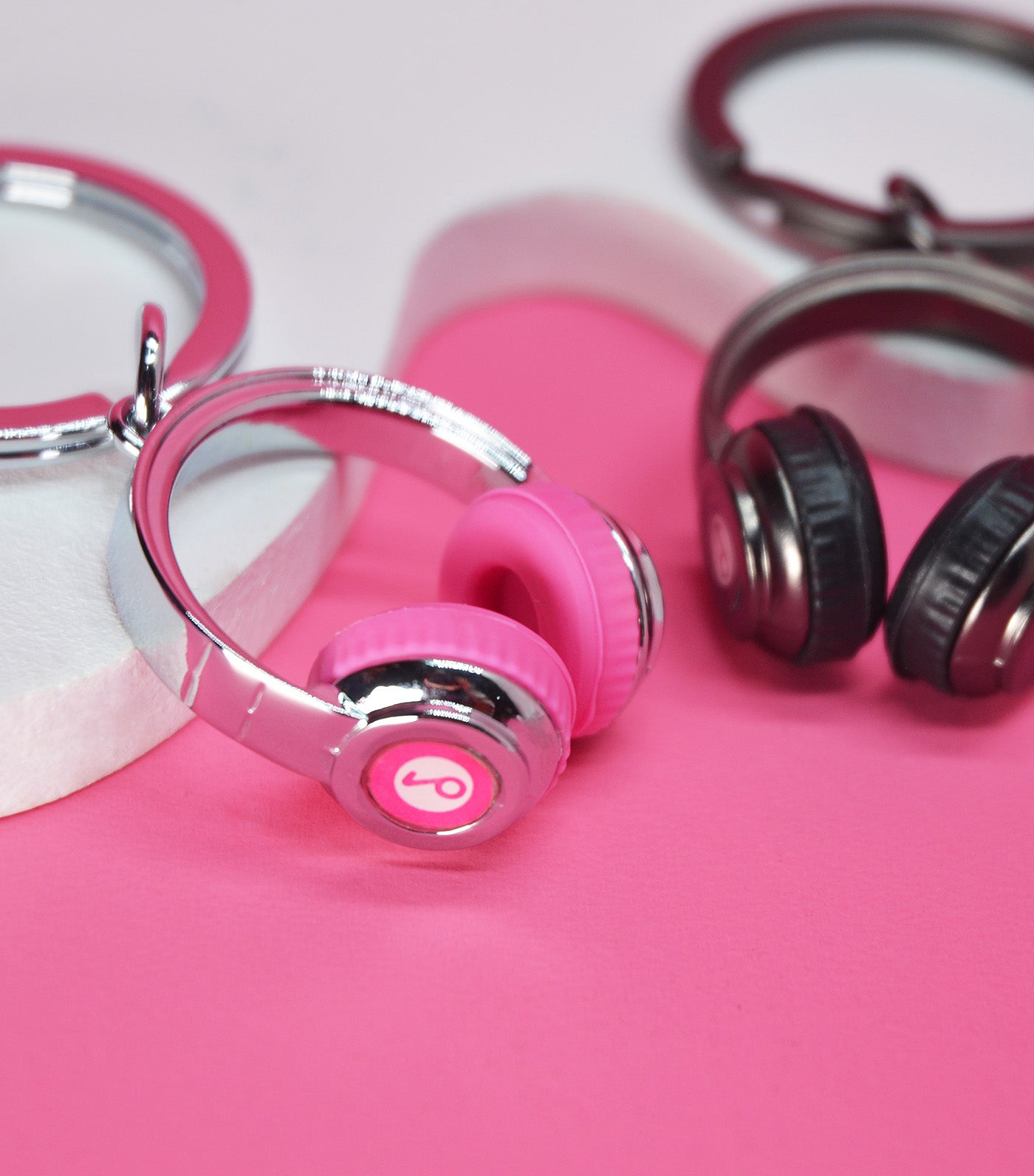 Meta[l]morphose Headphone Keyring Black