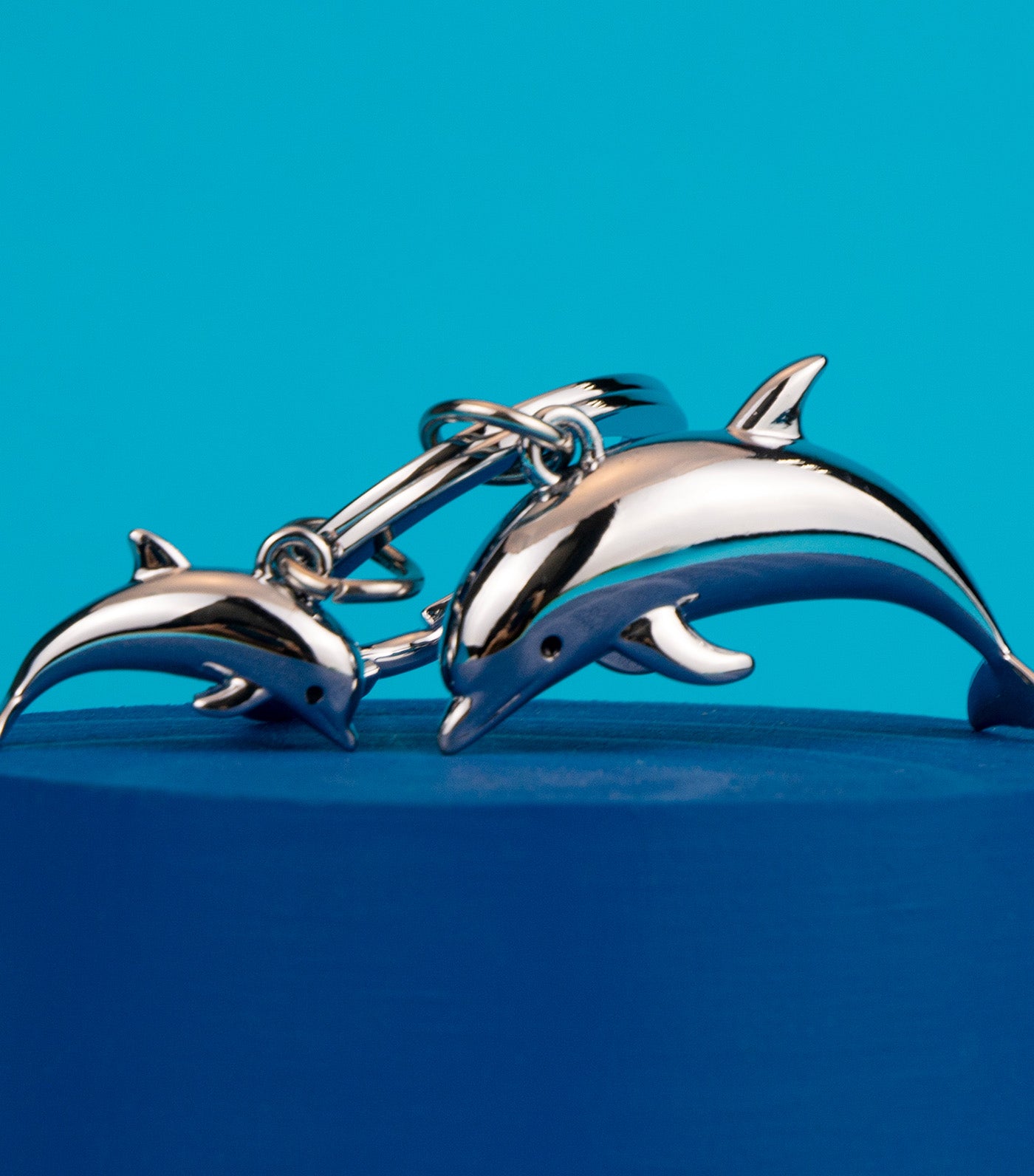Meta[l]morphose Dolphin Family Keyring