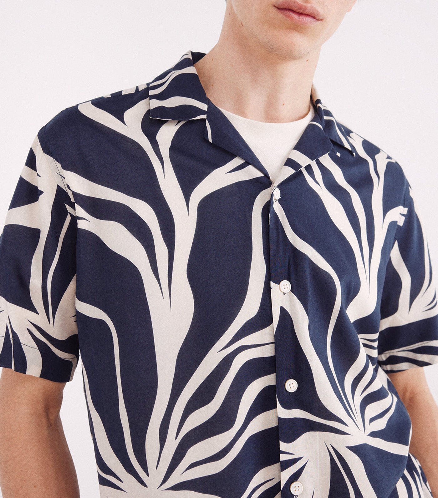 Printed Viscose Short-Sleeved Shirt Blue