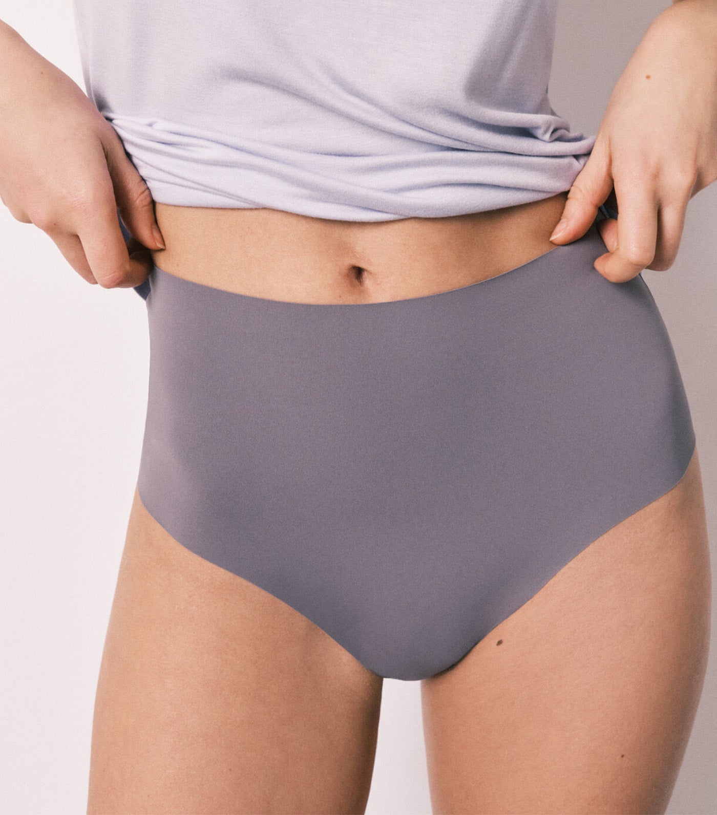 High-Waisted Laser-Cut Shaping Panty Gray