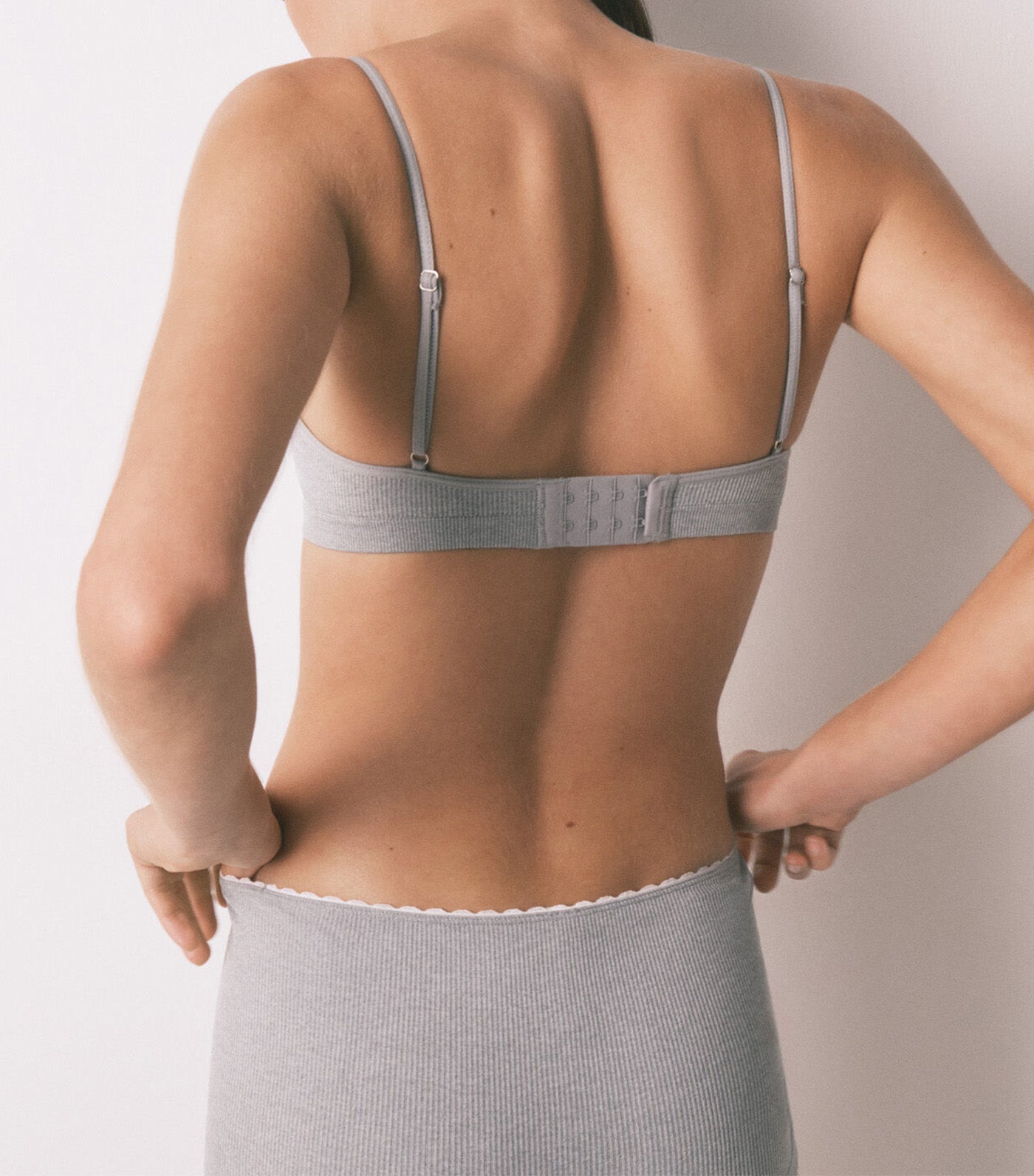 Straight Seamless Ribbed Top