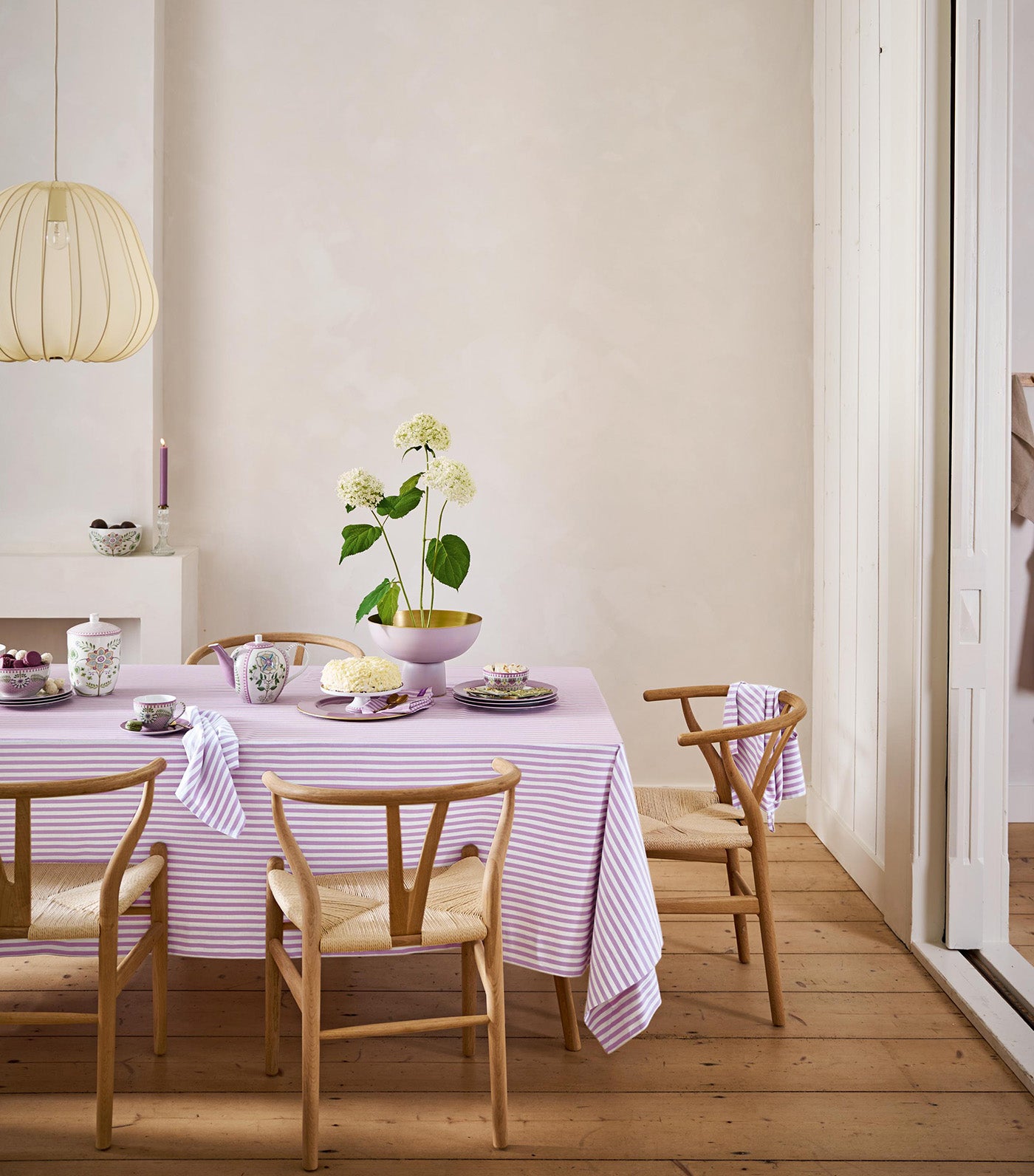 Lily & Lotus Dinnerware Collection