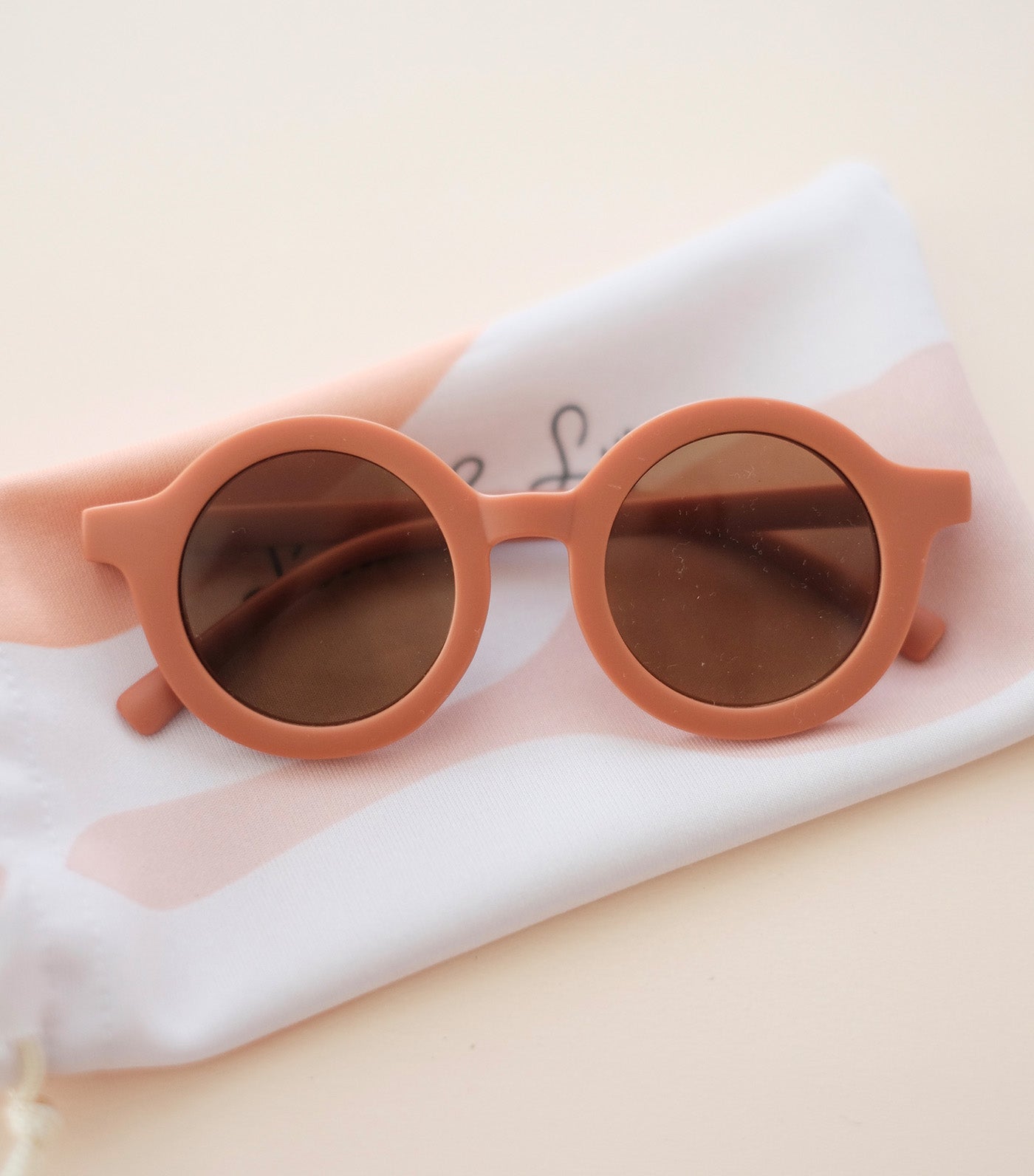 Retro Sunnies in Sienna