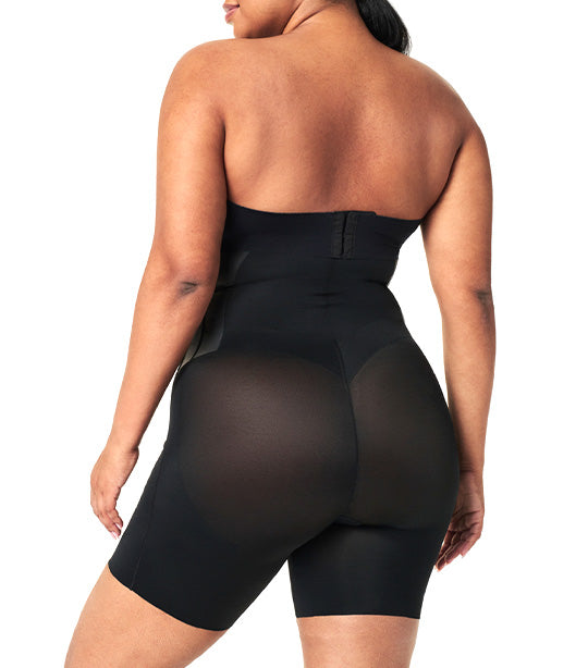 TotalContour High-Waisted Mid-Thigh Shorts Very Black