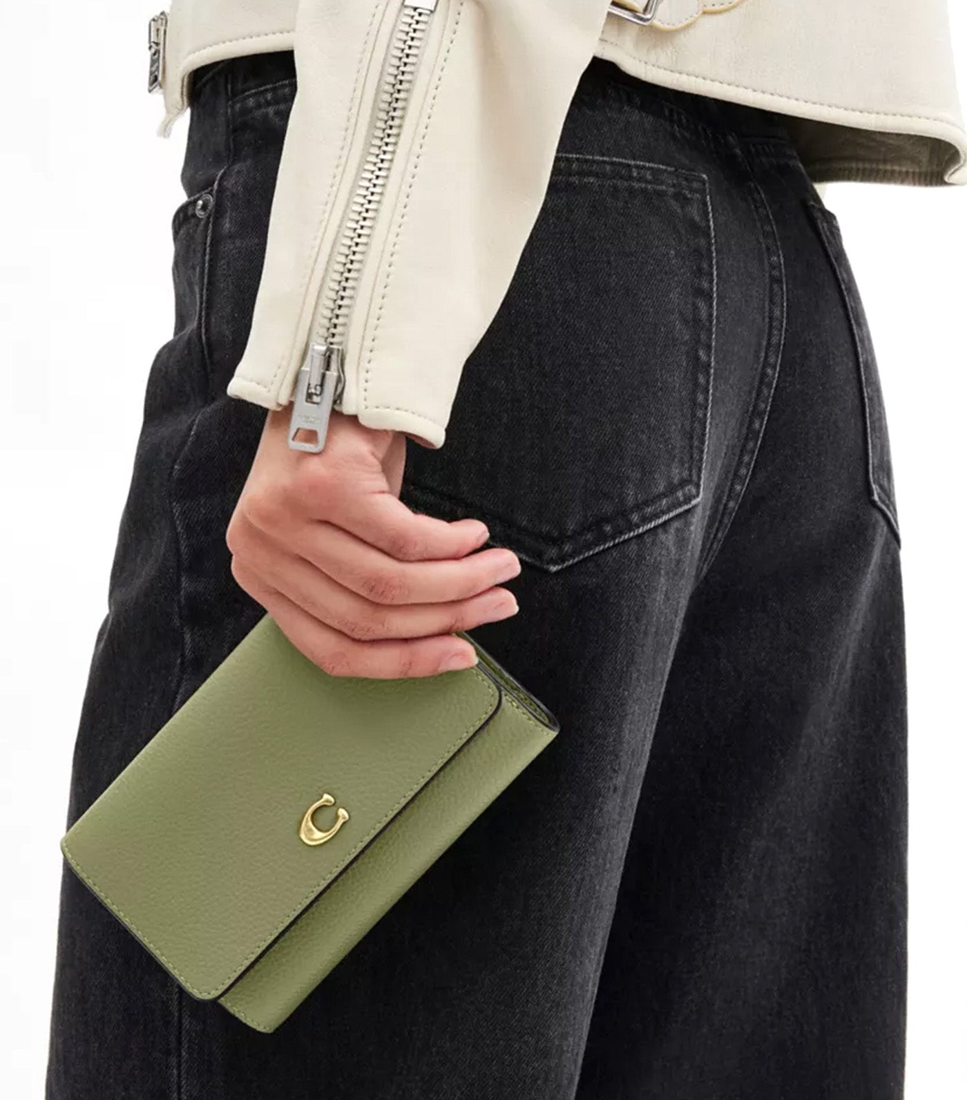 Essential Medium Flap Wallet