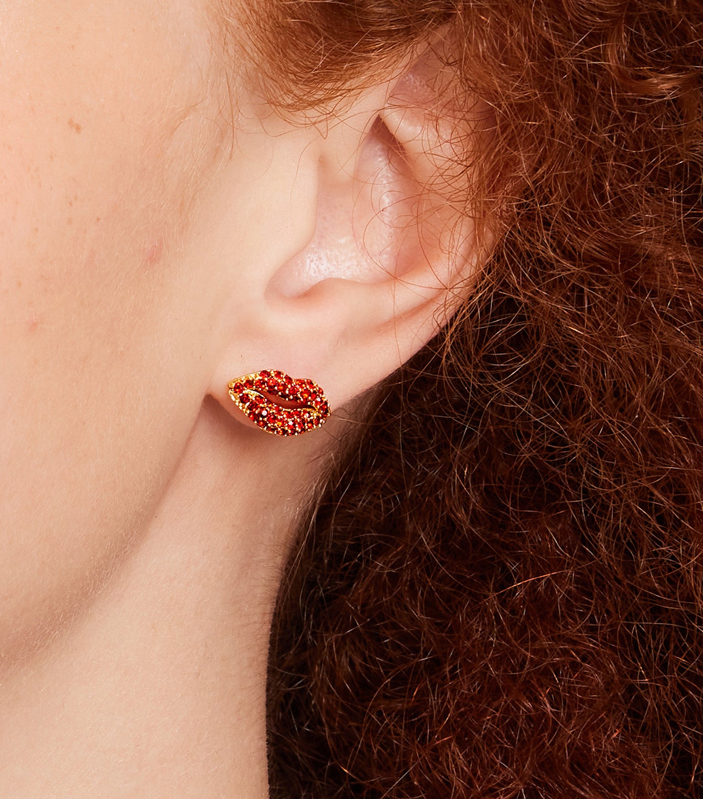 Hit The Town Lips Studs Red