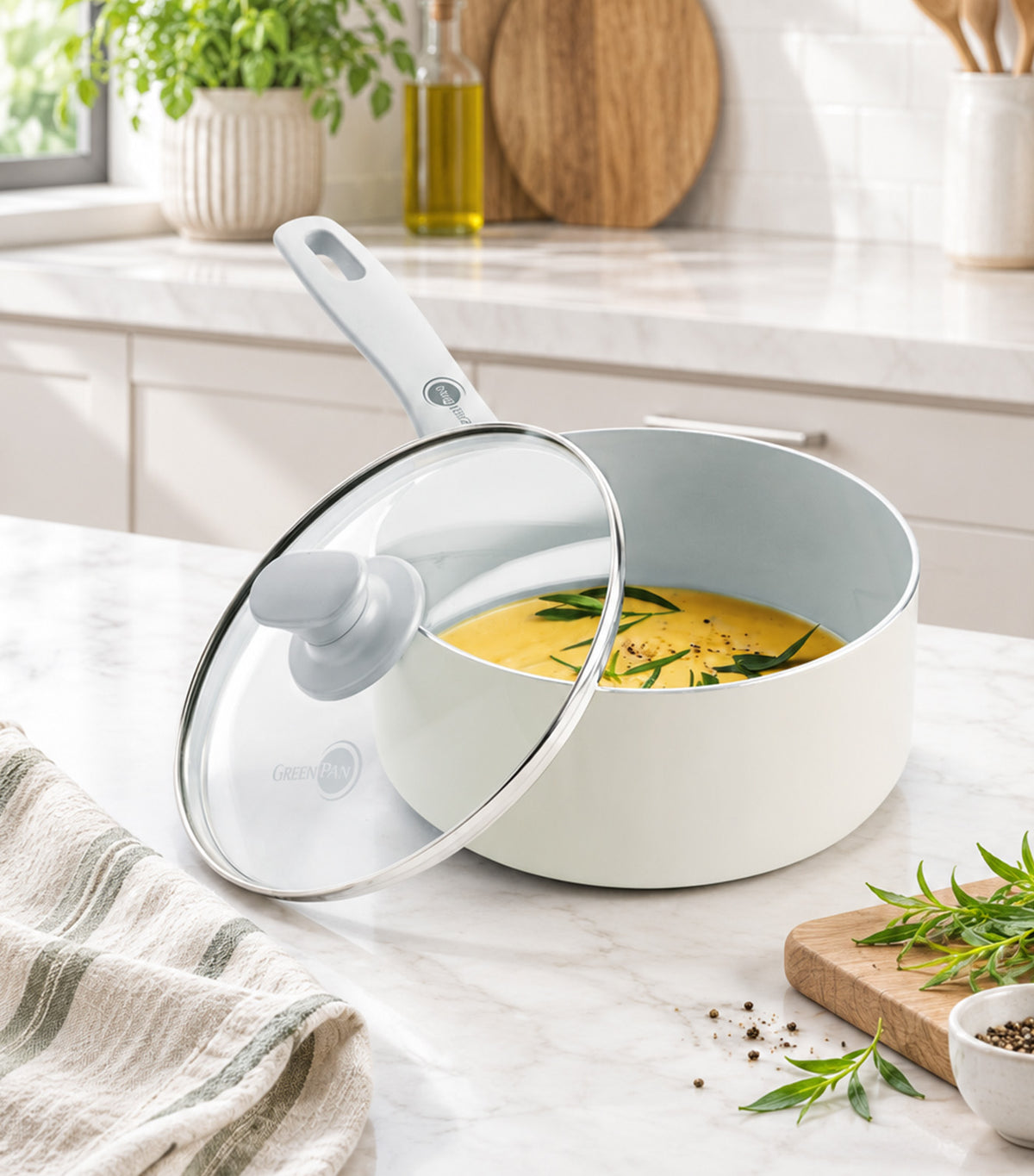 Delight Saucepan with Lid Cream White