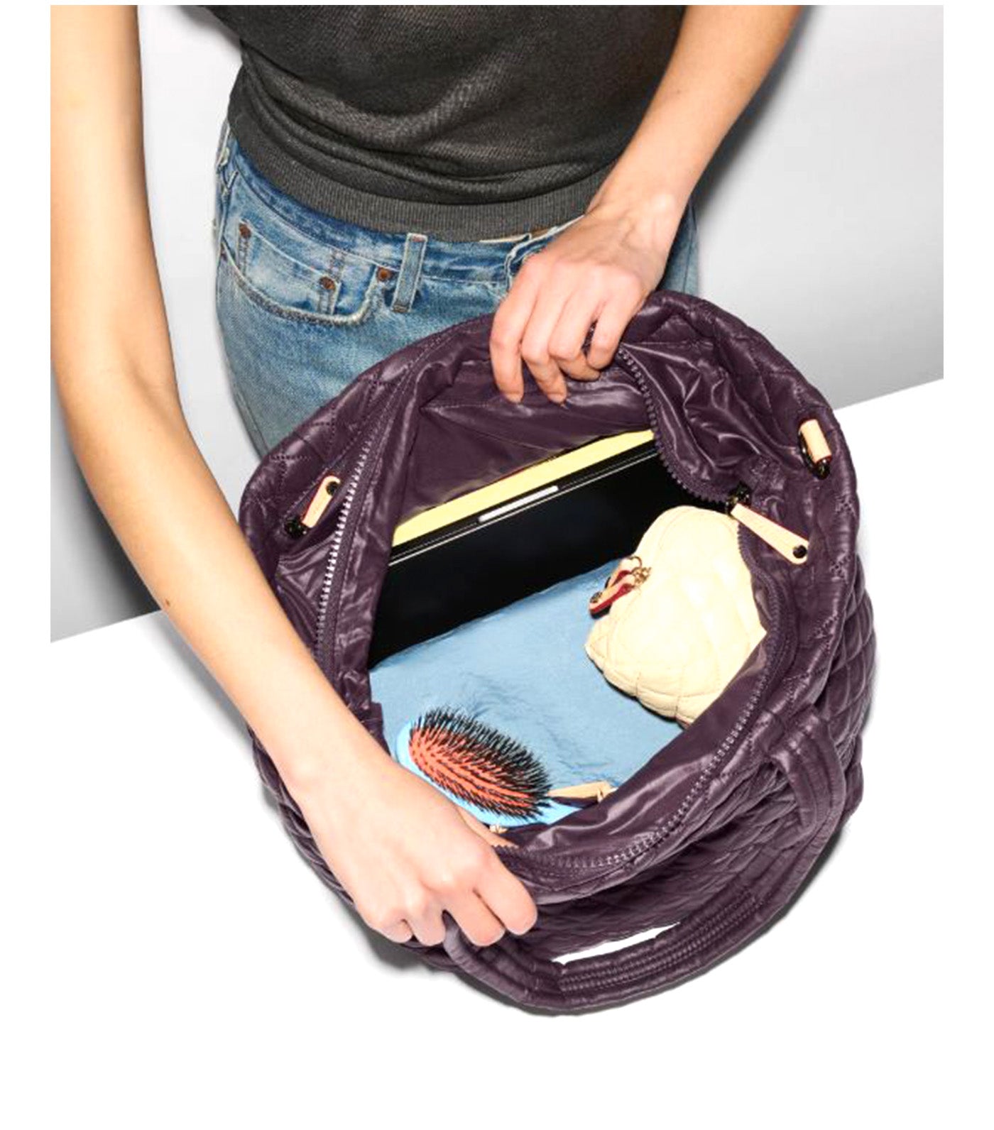 Medium Metro Tote Deluxe II Raisin