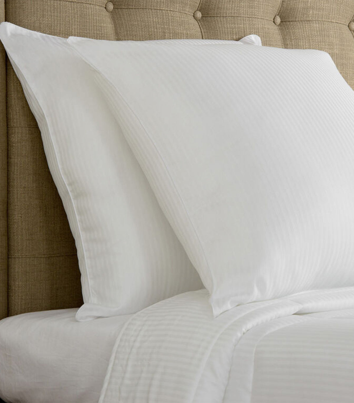 Nuvola Medium Decorative Pillow White