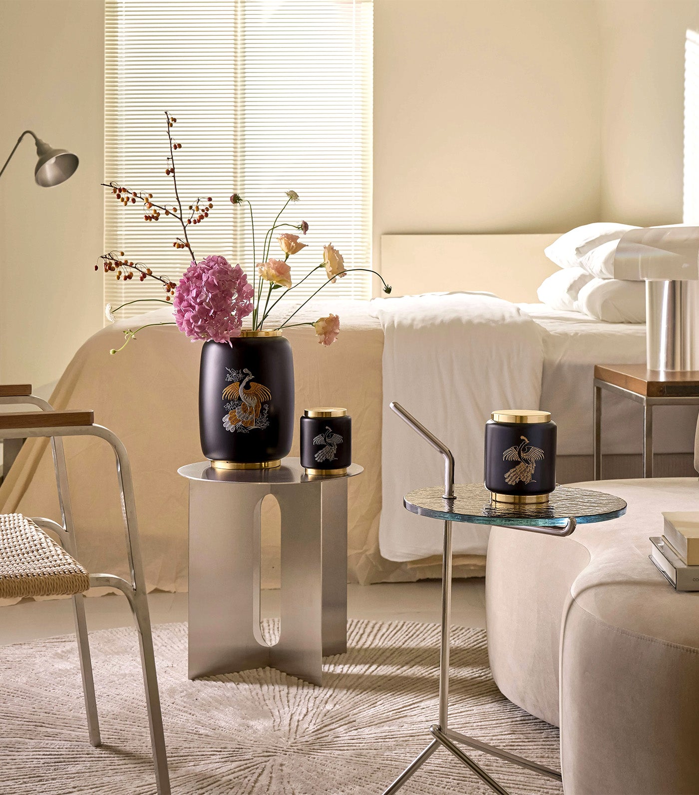 Mystery Vase Black