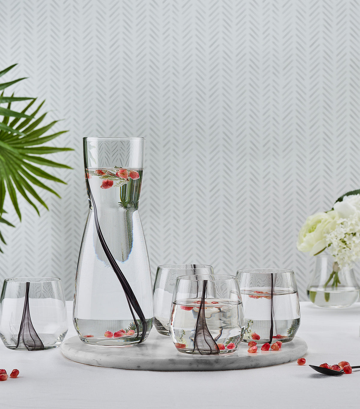 Ebony 5-piece Set Decanter Tumblers Transparent with Black Wave
