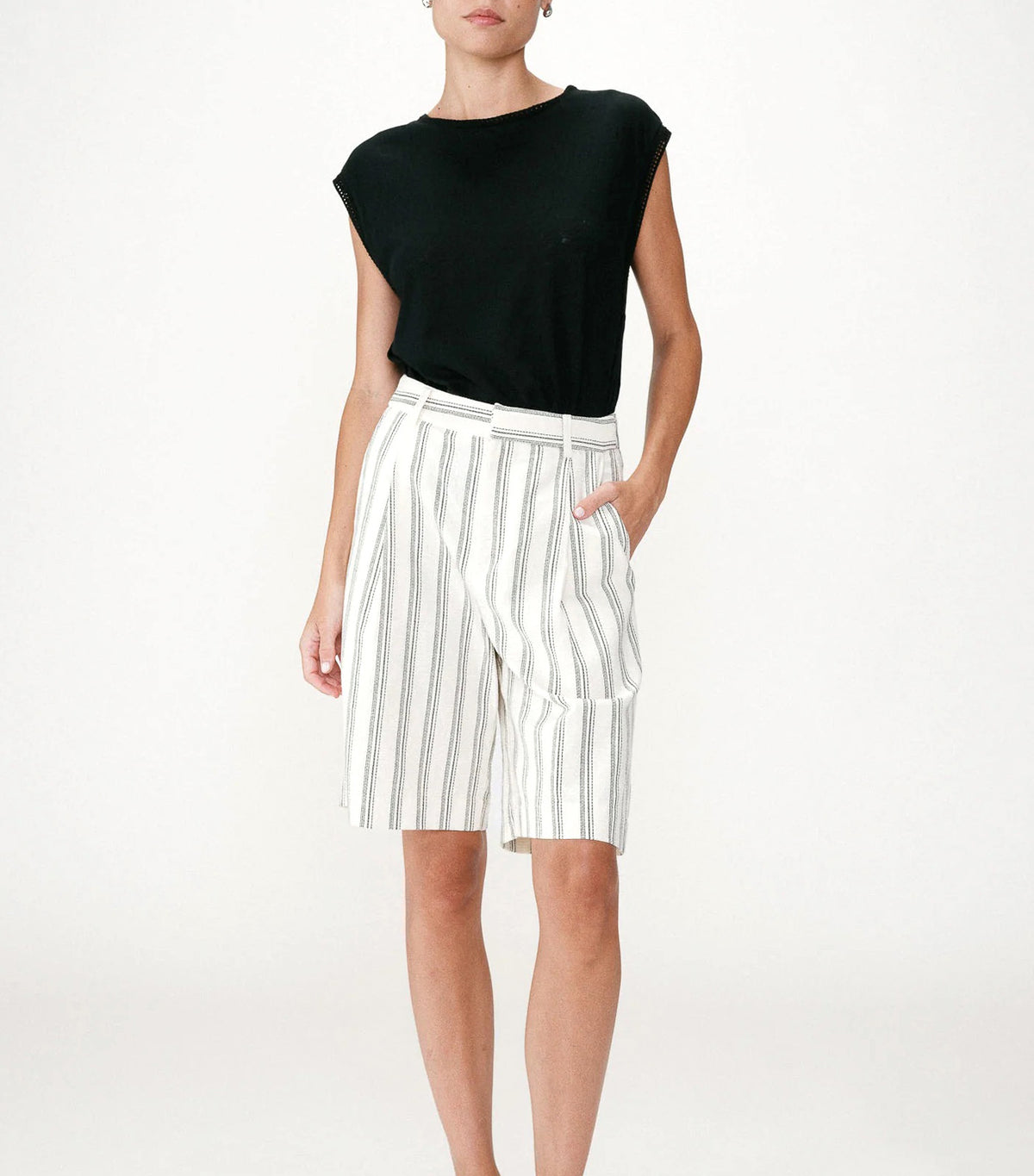 Wello Straight Cotton Pleated Bermuda Shorts Rayure