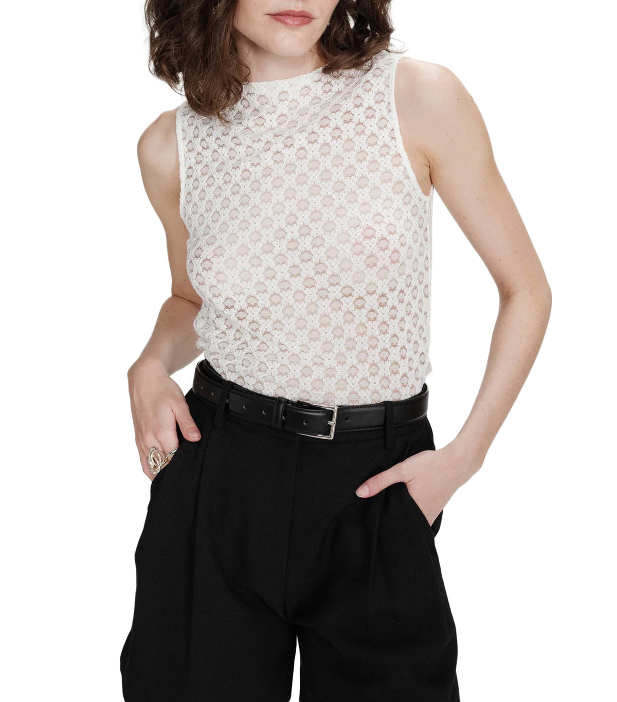 Vintie Fitted Sleeveless Lace Crew-Neck Top Ivory