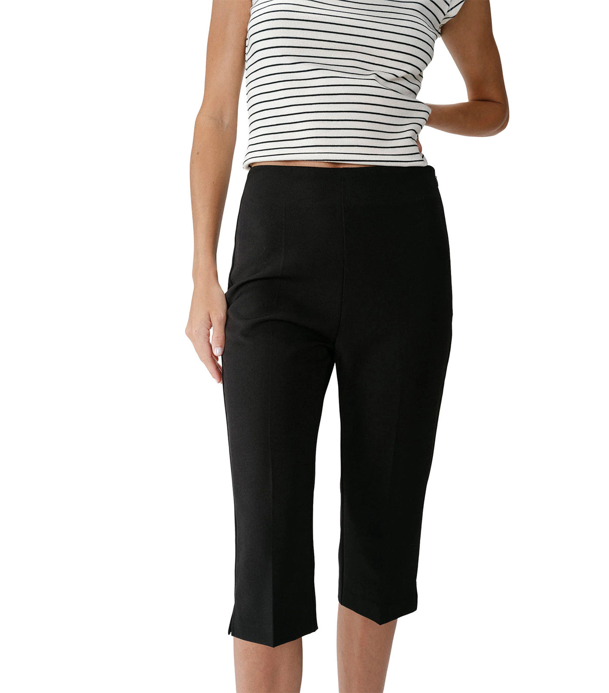 Where Fitted 7/8-Length Capri Trousers Black