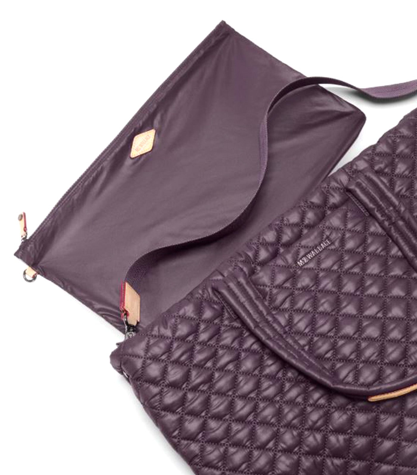 Medium Metro Tote Deluxe II Raisin