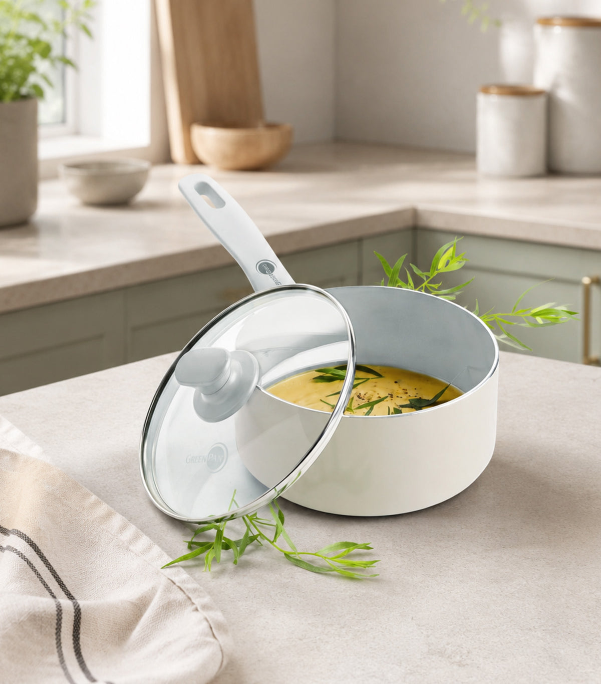 Delight Saucepan with Lid Cream White