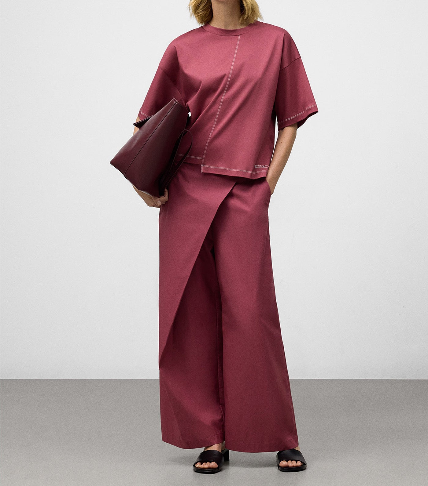 Asymmetrical Relaxed Fit T-Shirt Rosas