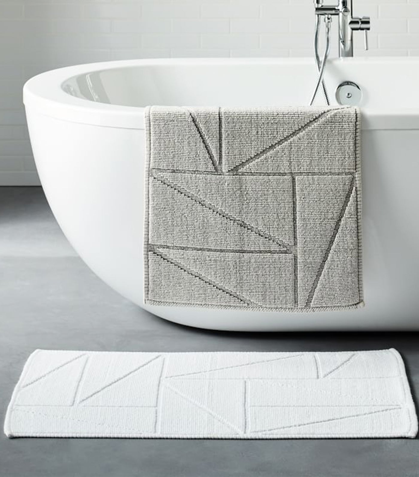 west elm gray/white triangle sculpted bath mat