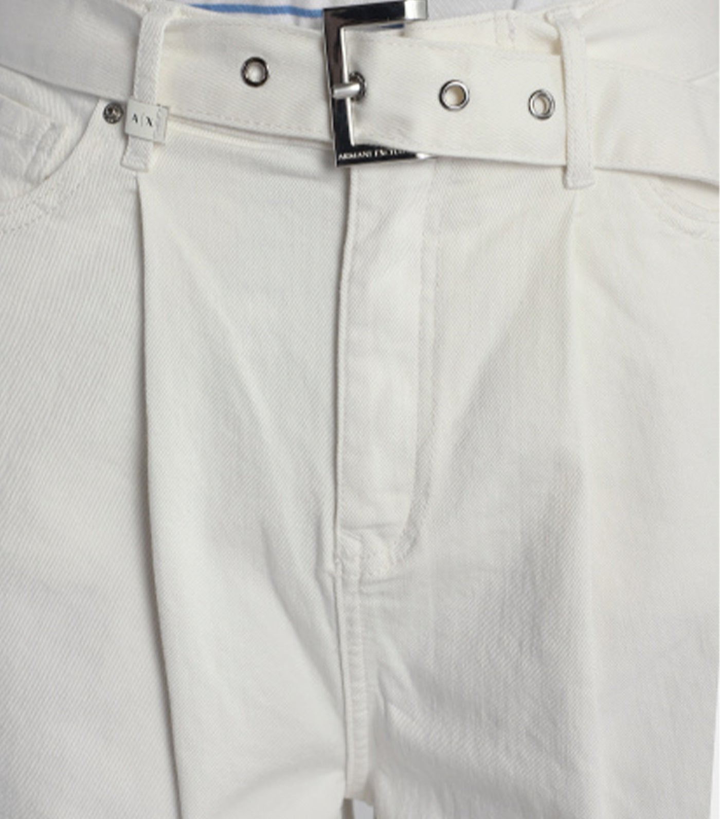 J74 Belted Relaxed Jeans White