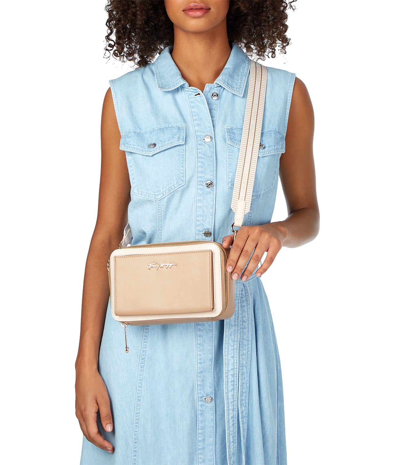 Iconic metal logo camera bag tommy hilfiger Clearance